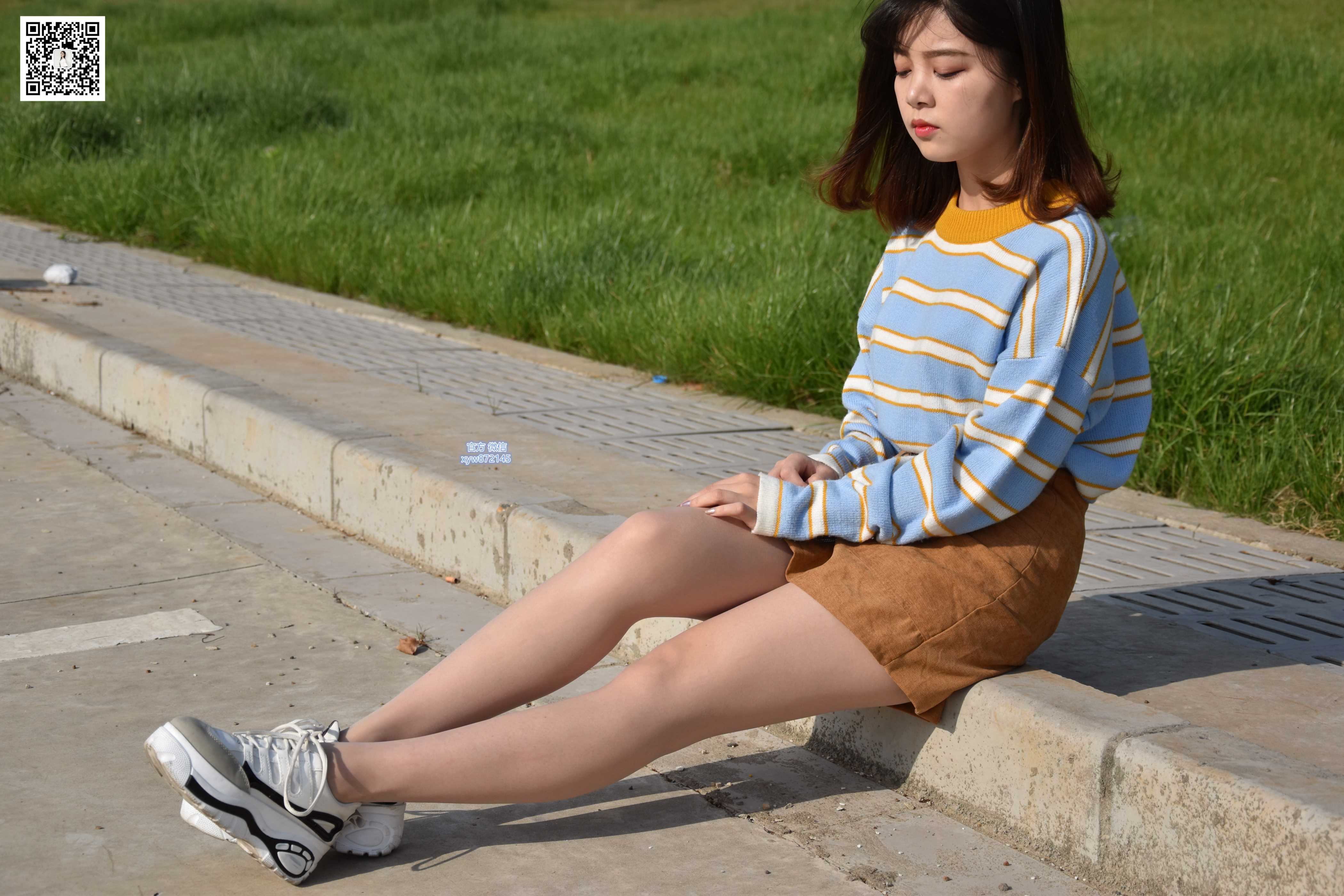 大生模拍 No.018 欣欣-青青芳草地 悠悠丝袜情 [49P202MB]