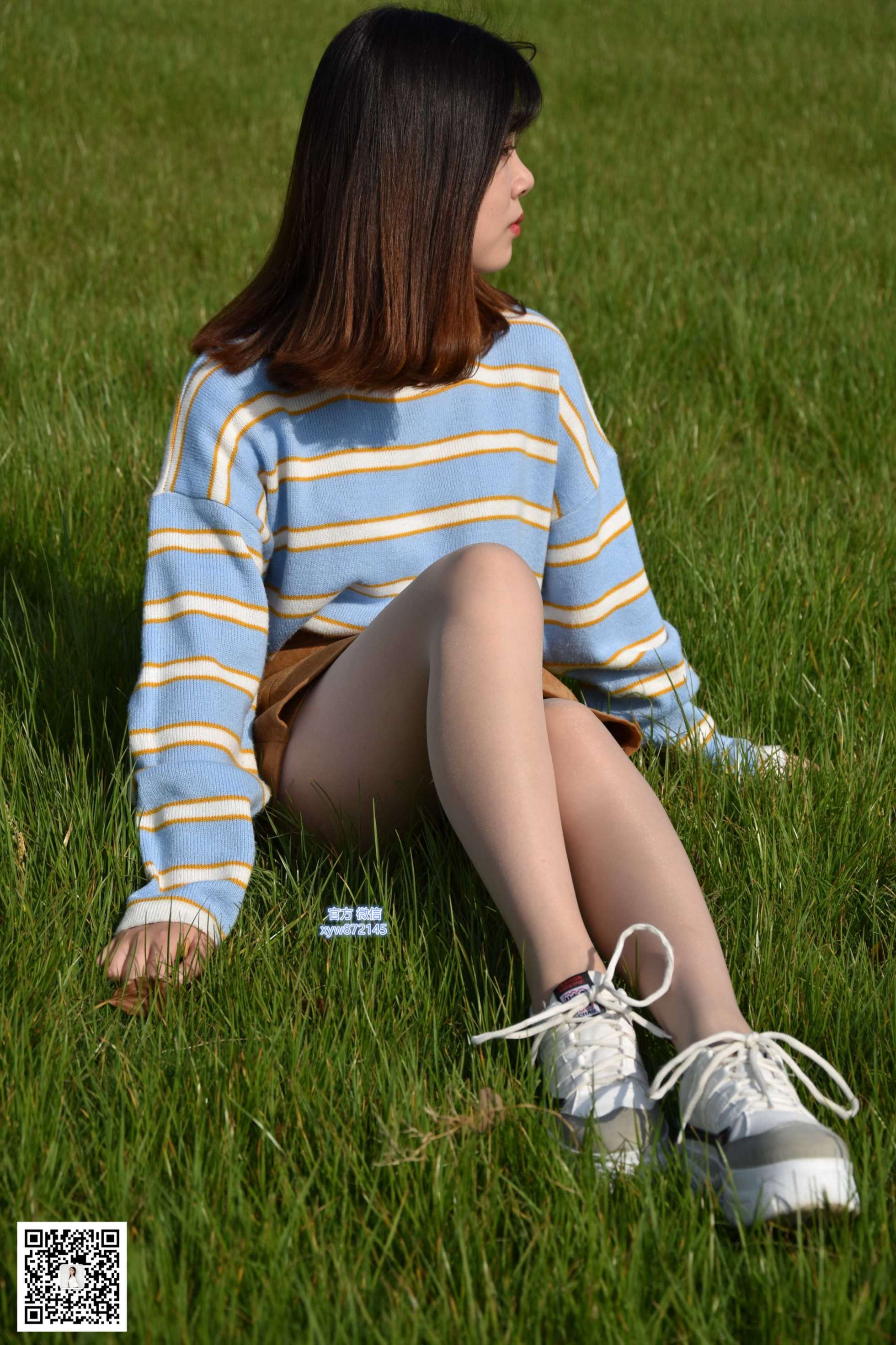 大生模拍 No.018 欣欣-青青芳草地 悠悠丝袜情 [49P202MB]