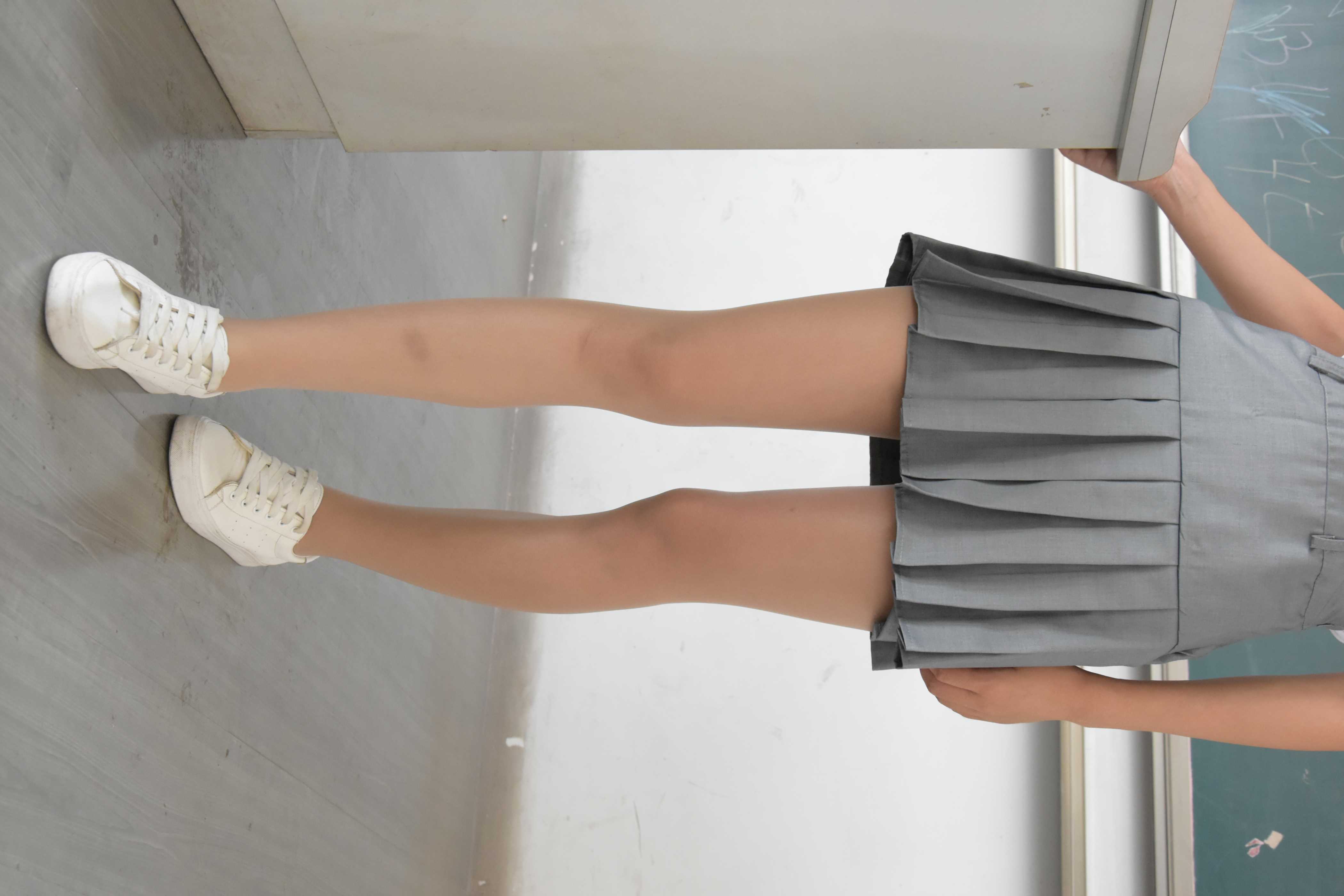 大生模拍 No.042 圆圆-教室小白鞋 [22P104MB]