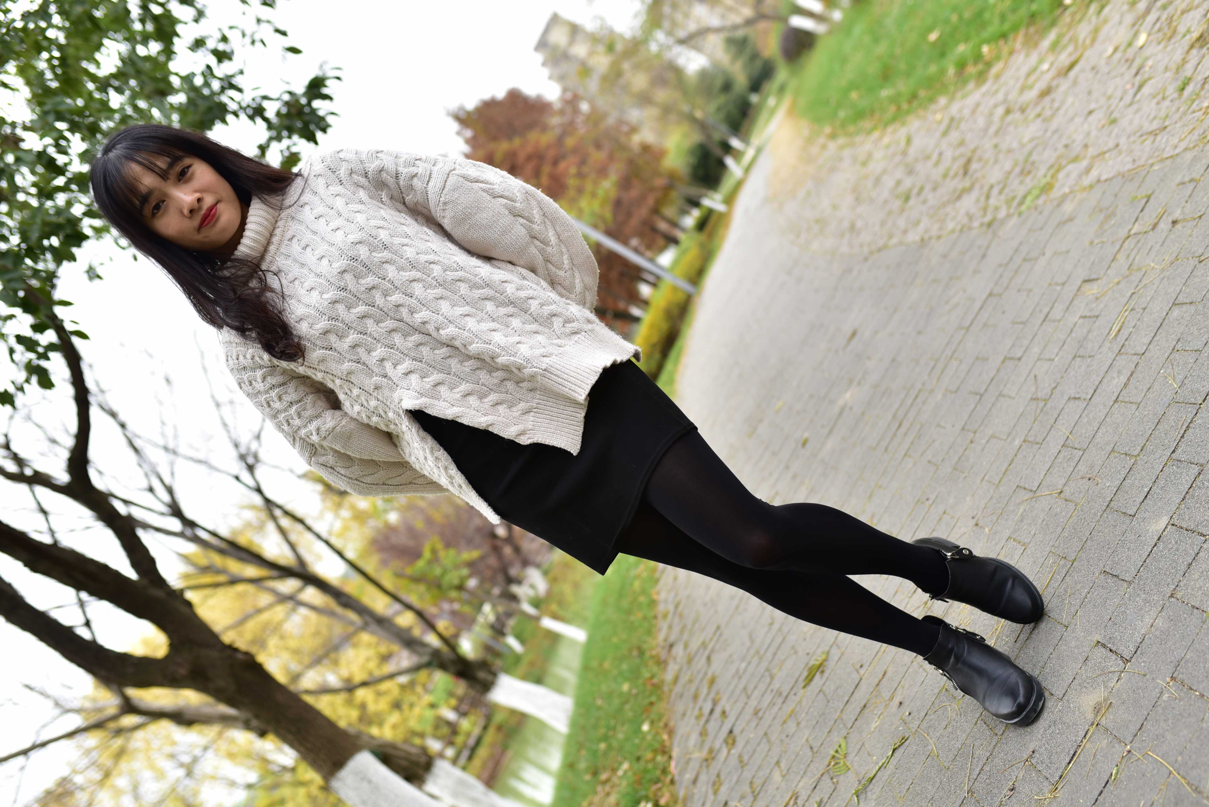 大生模拍 No.049 嘉嘉-答应你们的厚黑丝 [51P630MB]