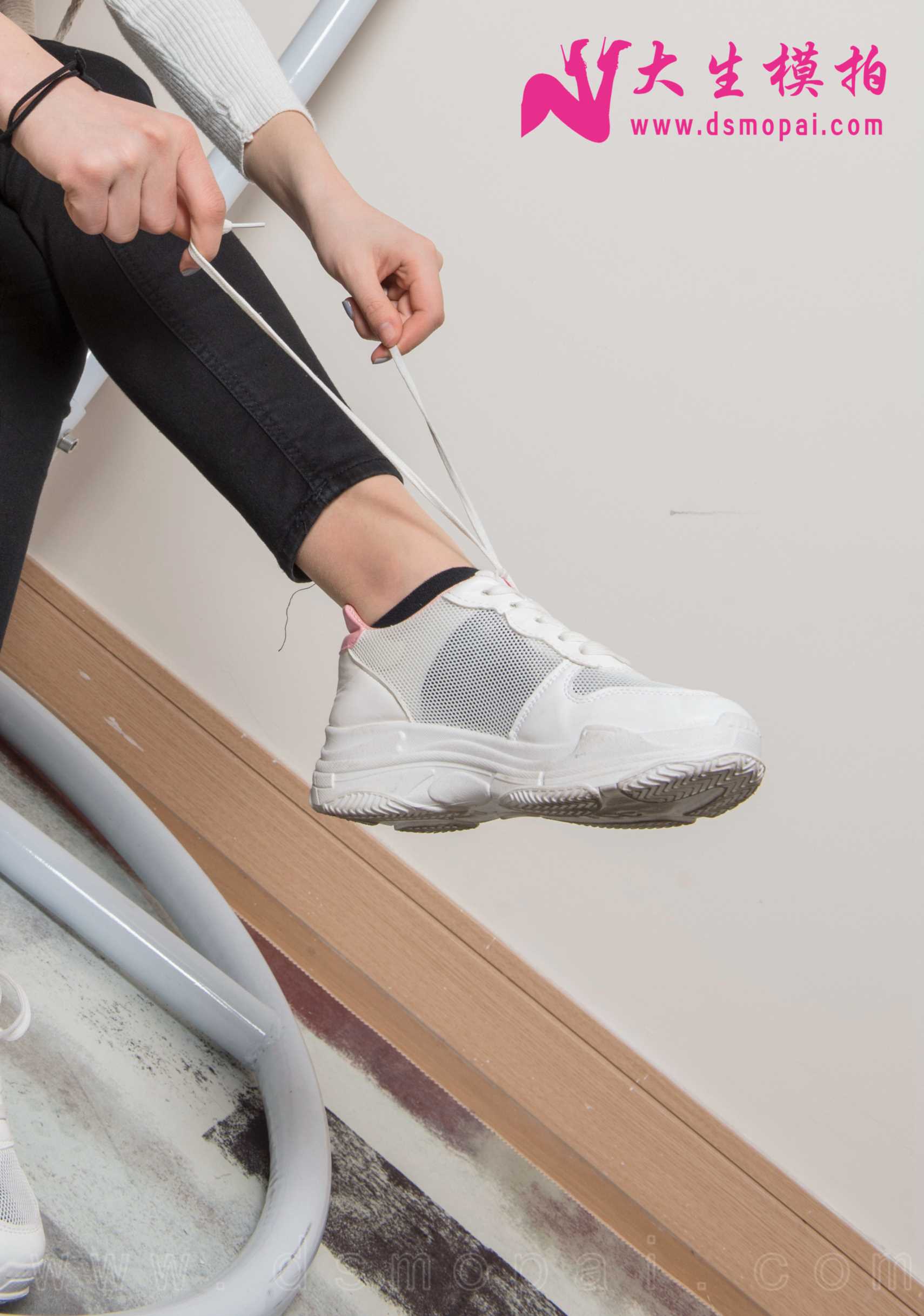 大生模拍 No.119 雯雯 裤内丝 [61P1V324MB]