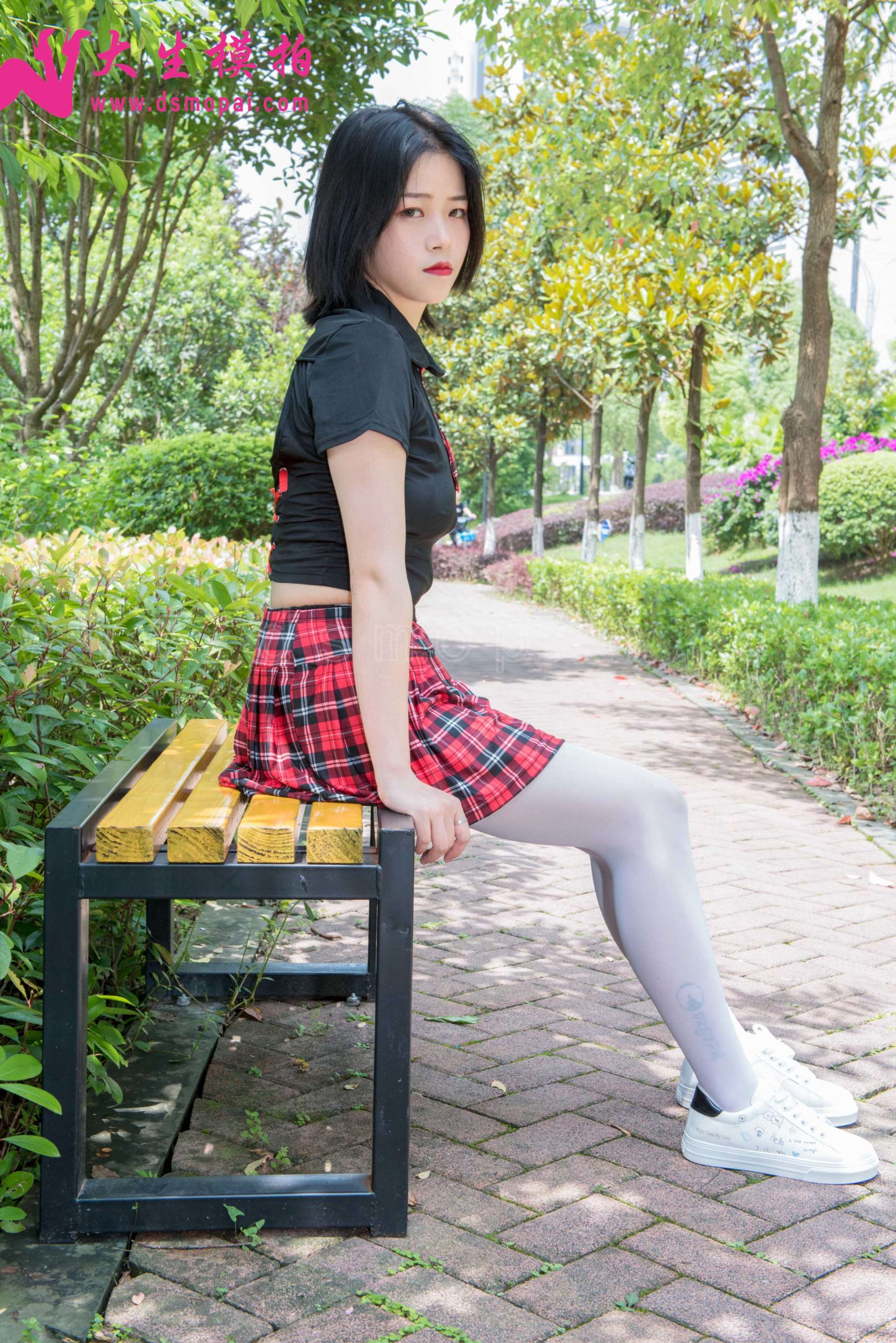 大生模拍 No.130 小雅 阳光下的白丝 [55P1V525MB]