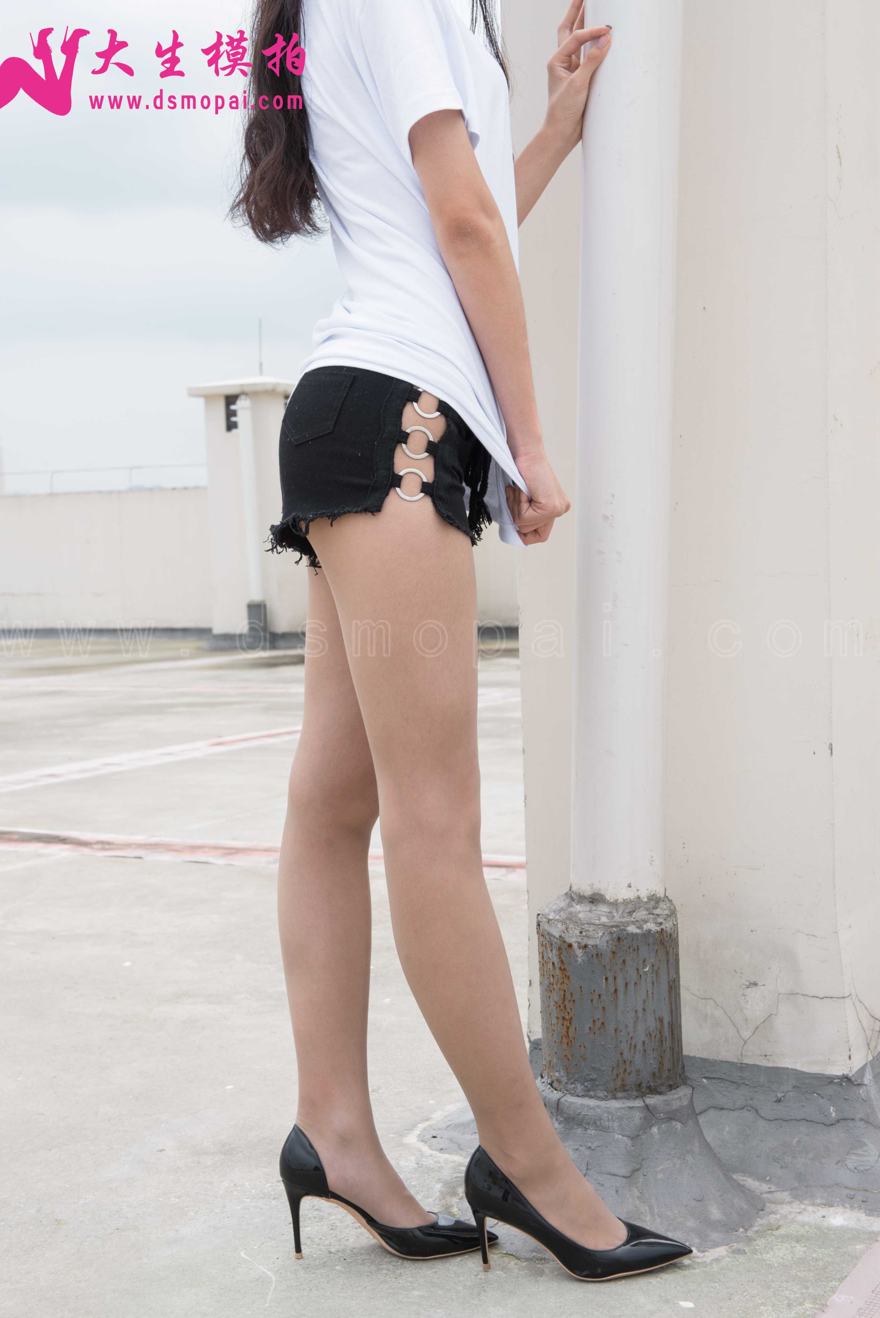 大生模拍 No.134 小柒 短裤里，只穿了丝 [80P1V670MB]