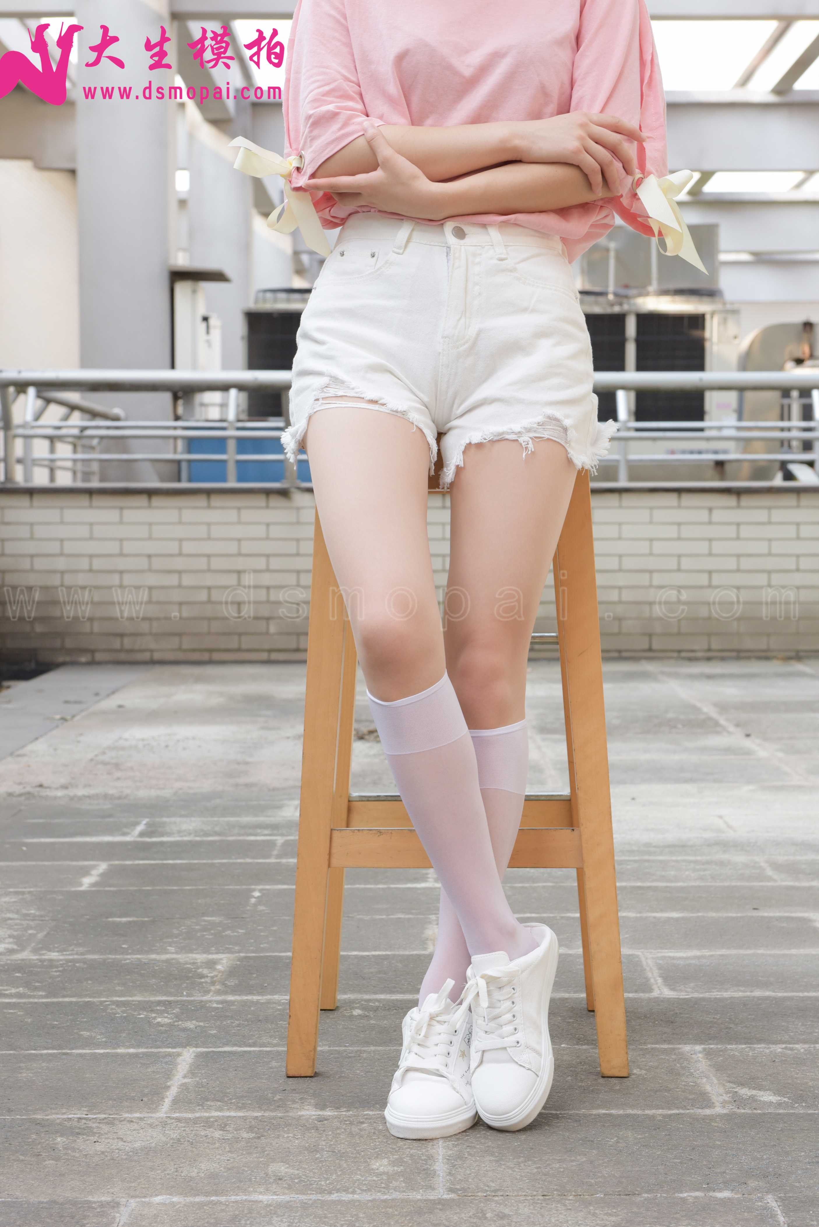 大生模拍 No.143 文静 抖音网红丝 肉丝+白丝 [60P1V415MB]