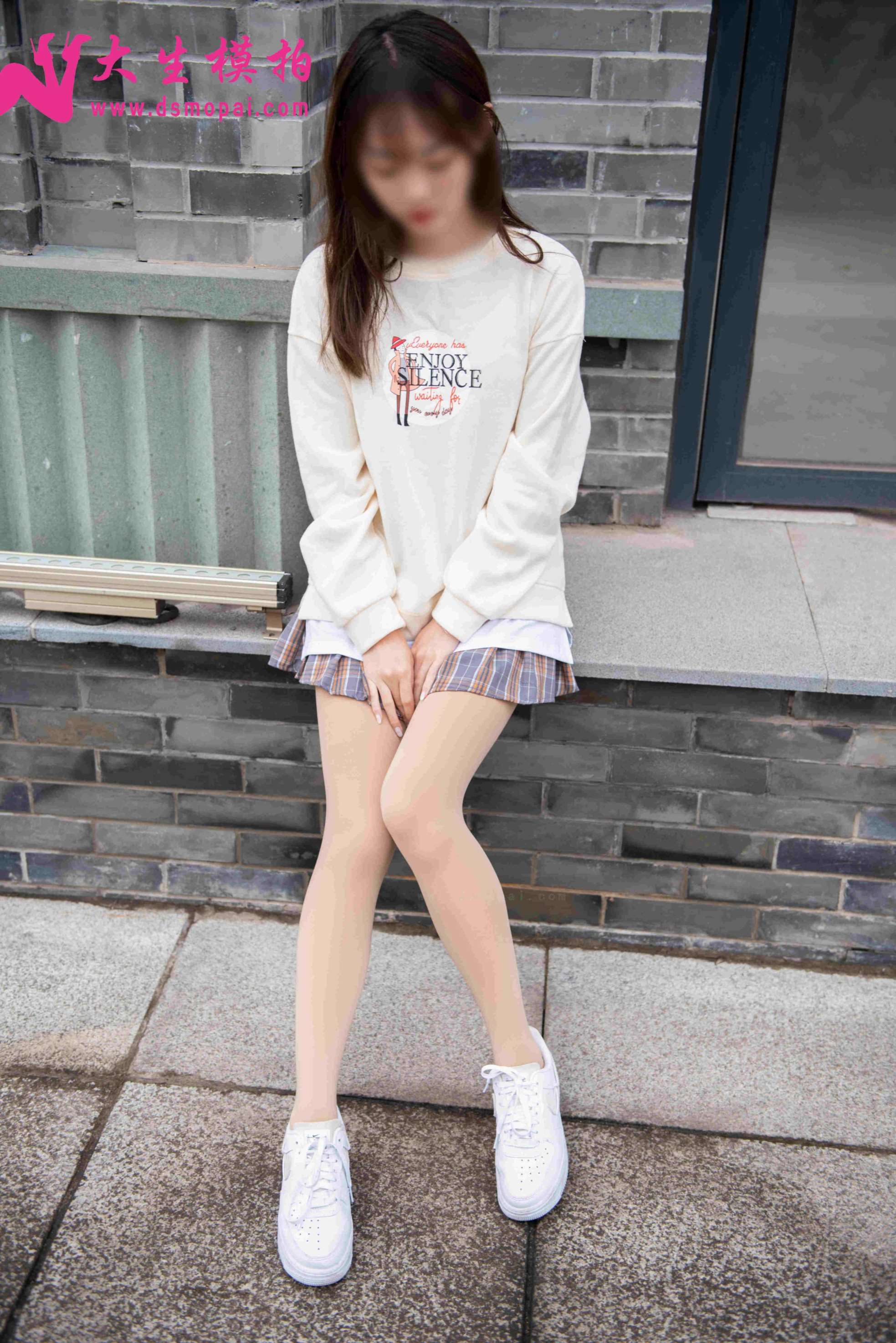 大生模拍 NO.247 冬日厚肉丝[64P／168MB]