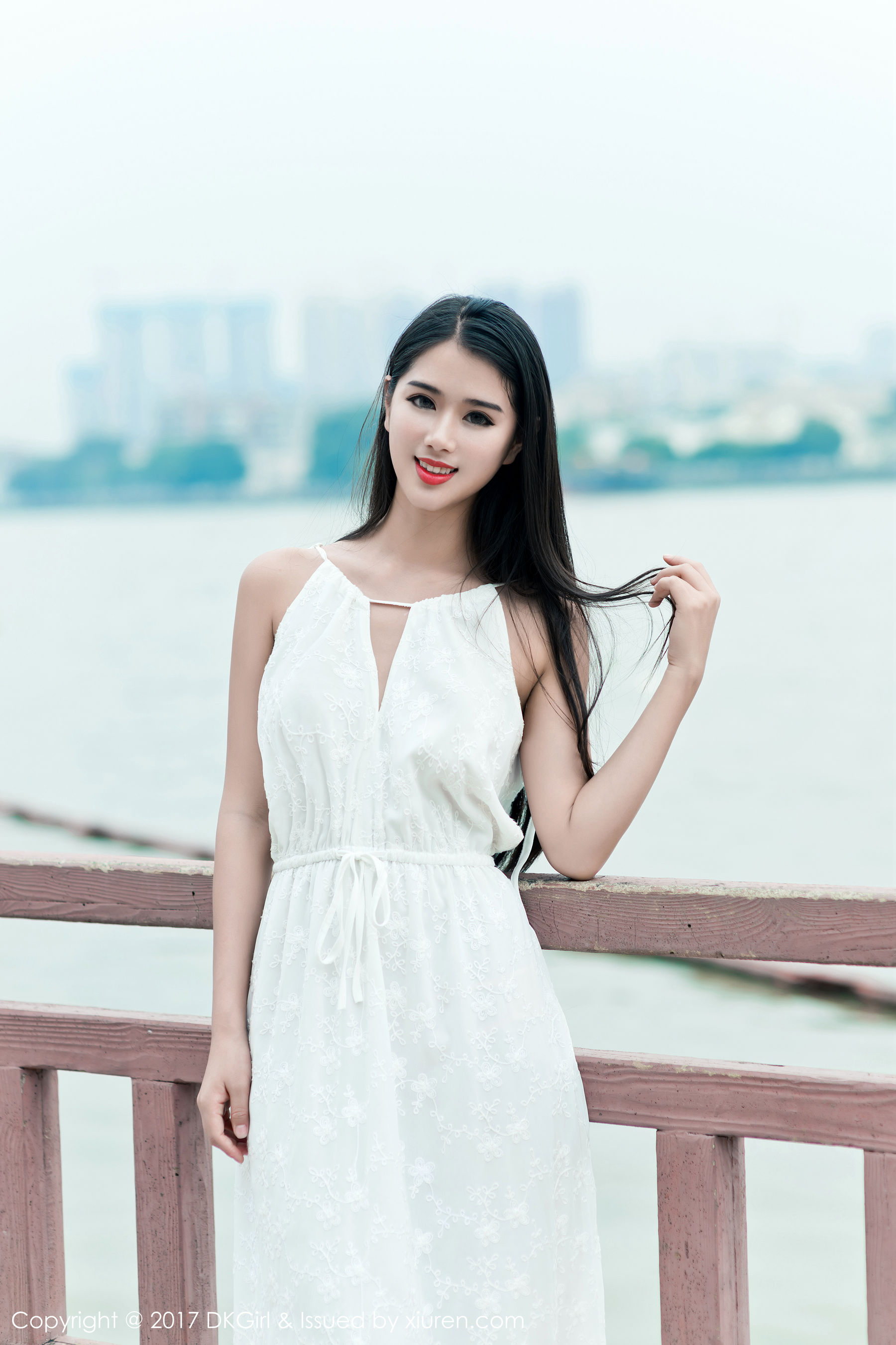 啊宝宝《纯情少女，丰乳肥臀》 御女郎DKGirl VOL.025 [53P]