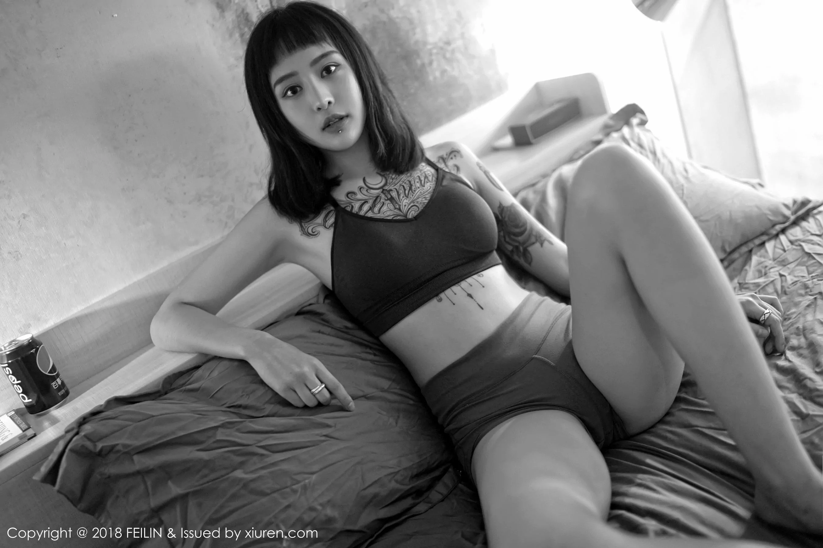 赵艺璇《香烟、纹身、黑白风格照片》 嗲囡囡 VOL.129