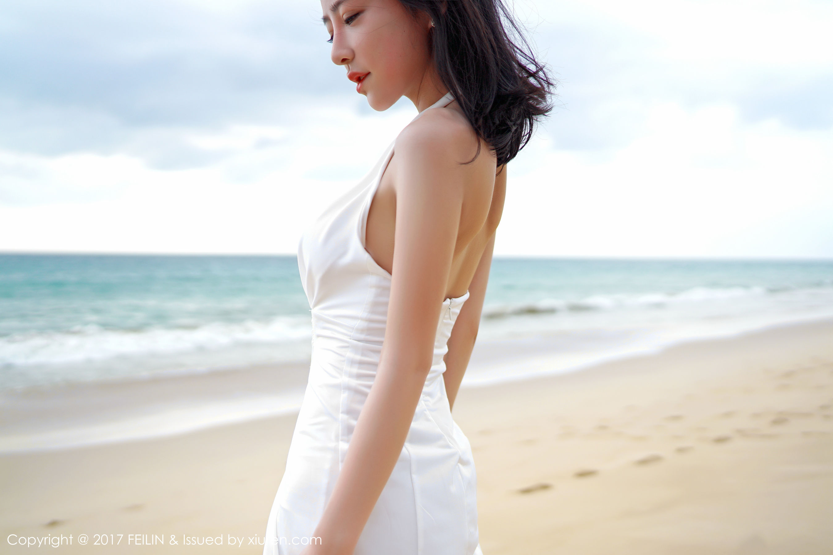 施忆佳KITTY《2套比基尼+长裙》 嗲囡囡 VOL.092