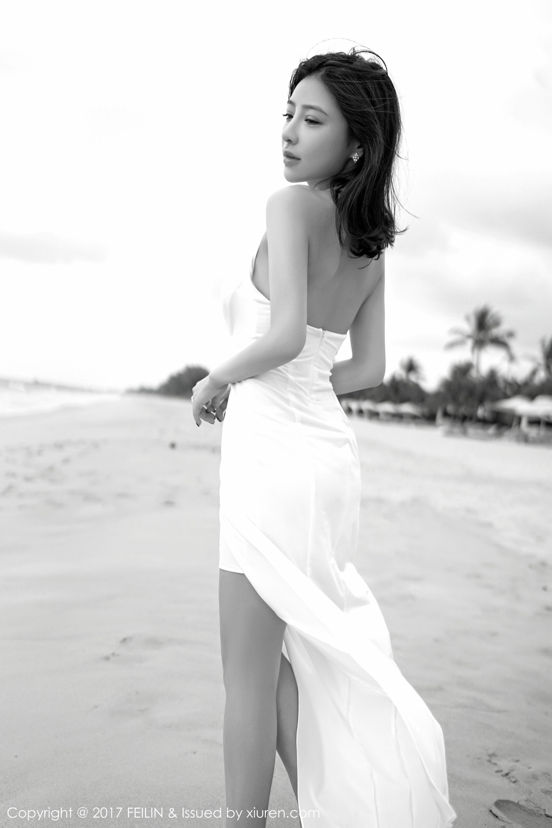 施忆佳KITTY《2套比基尼+长裙》 嗲囡囡 VOL.092