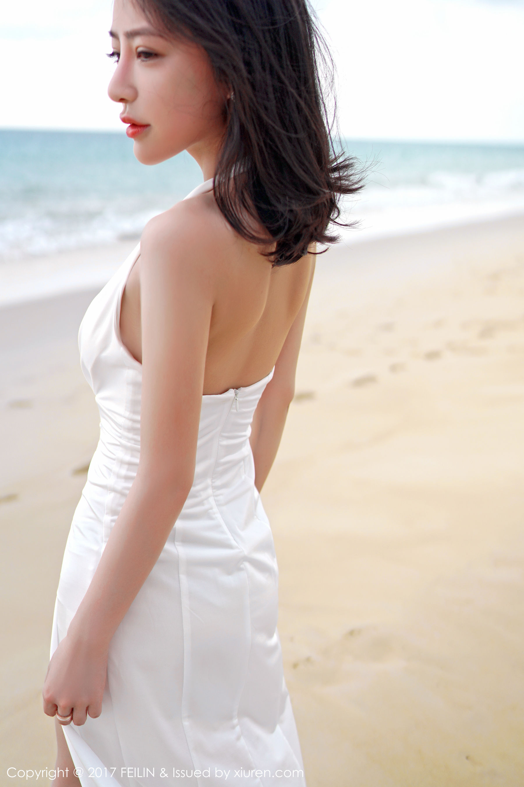 施忆佳KITTY《2套比基尼+长裙》 嗲囡囡 VOL.092