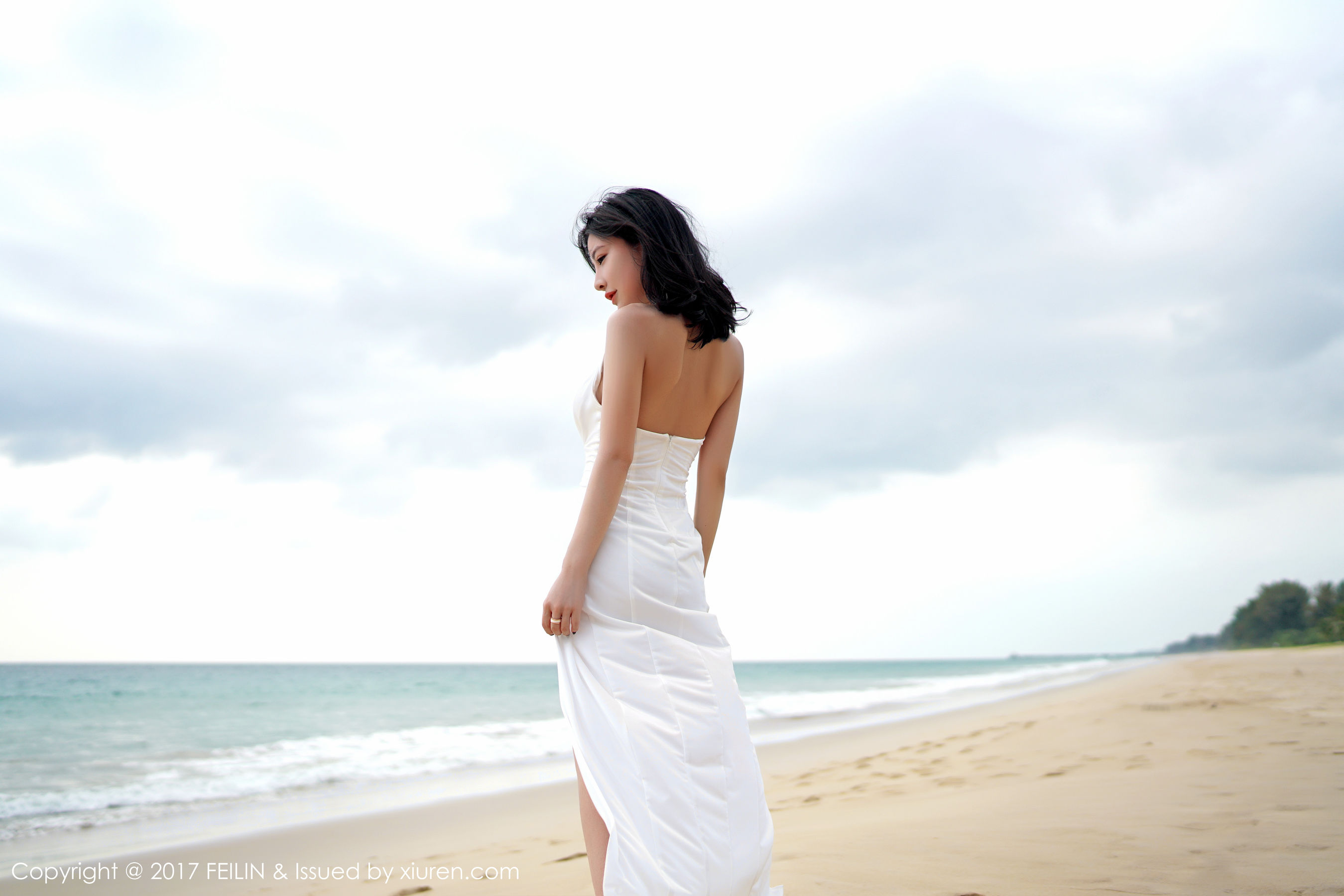 施忆佳KITTY《2套比基尼+长裙》 嗲囡囡 VOL.092