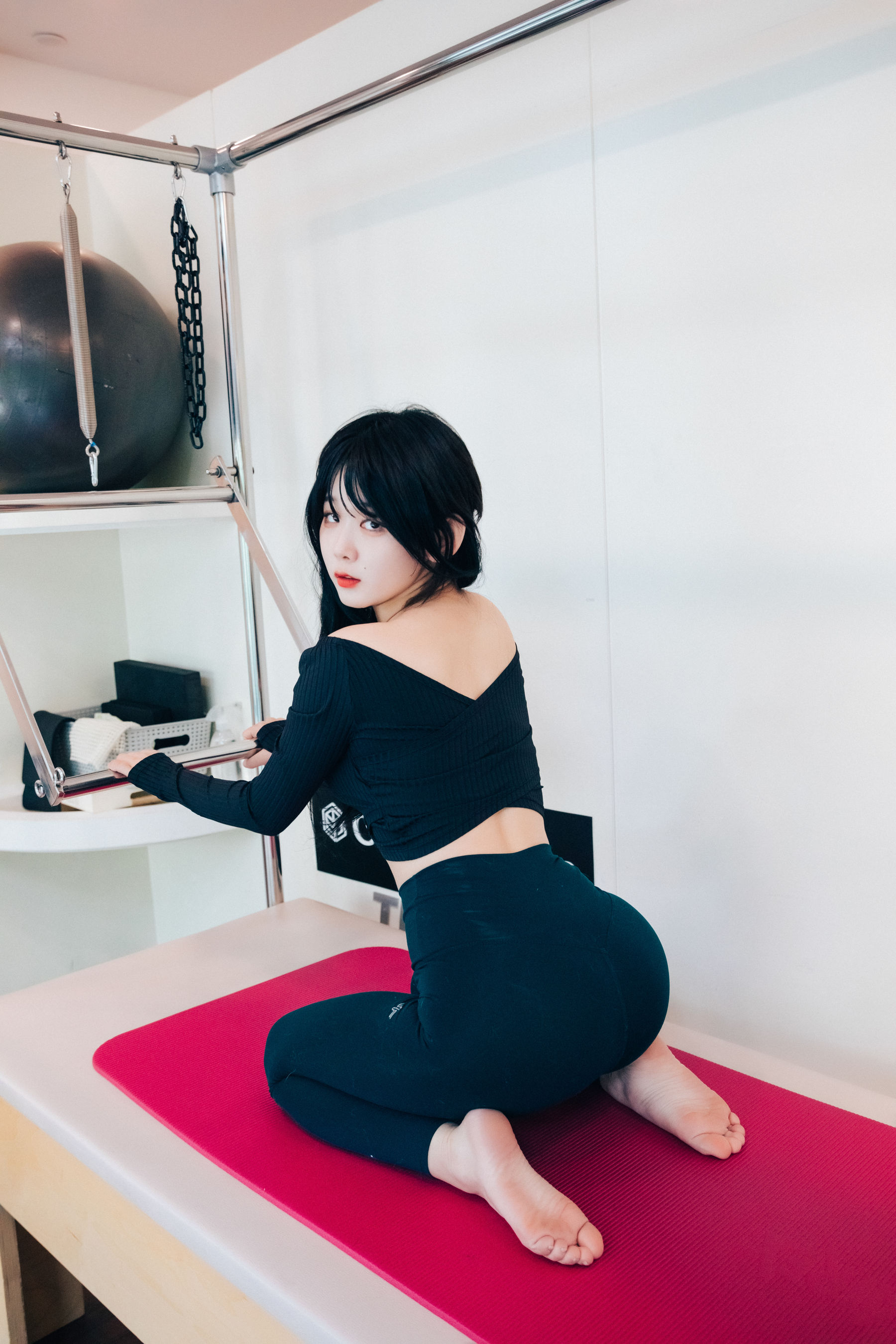 [LOOZY] Zia – Pilates instructor [109P]