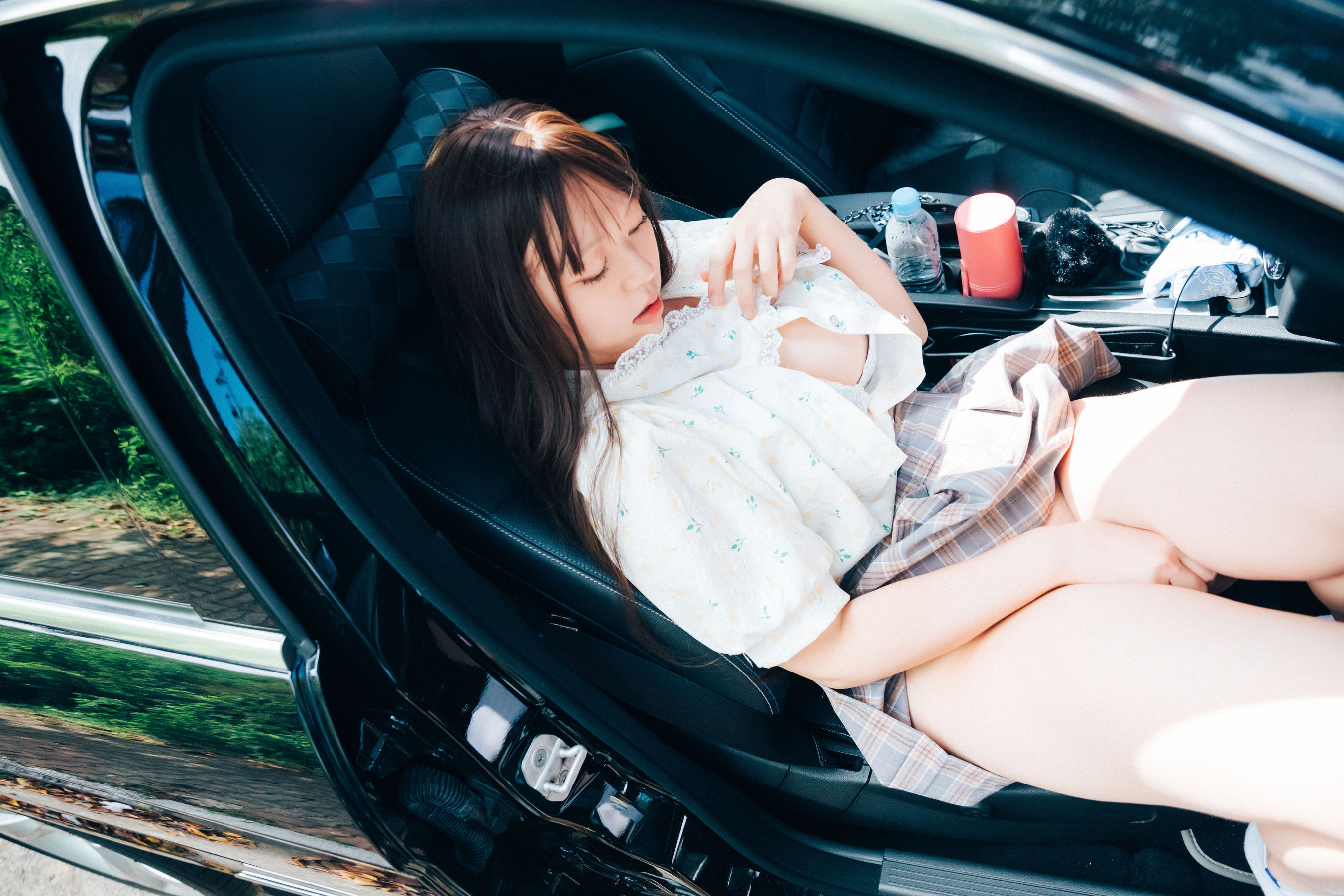 [LOOZY] Mozzi – Pee dog play [43P]