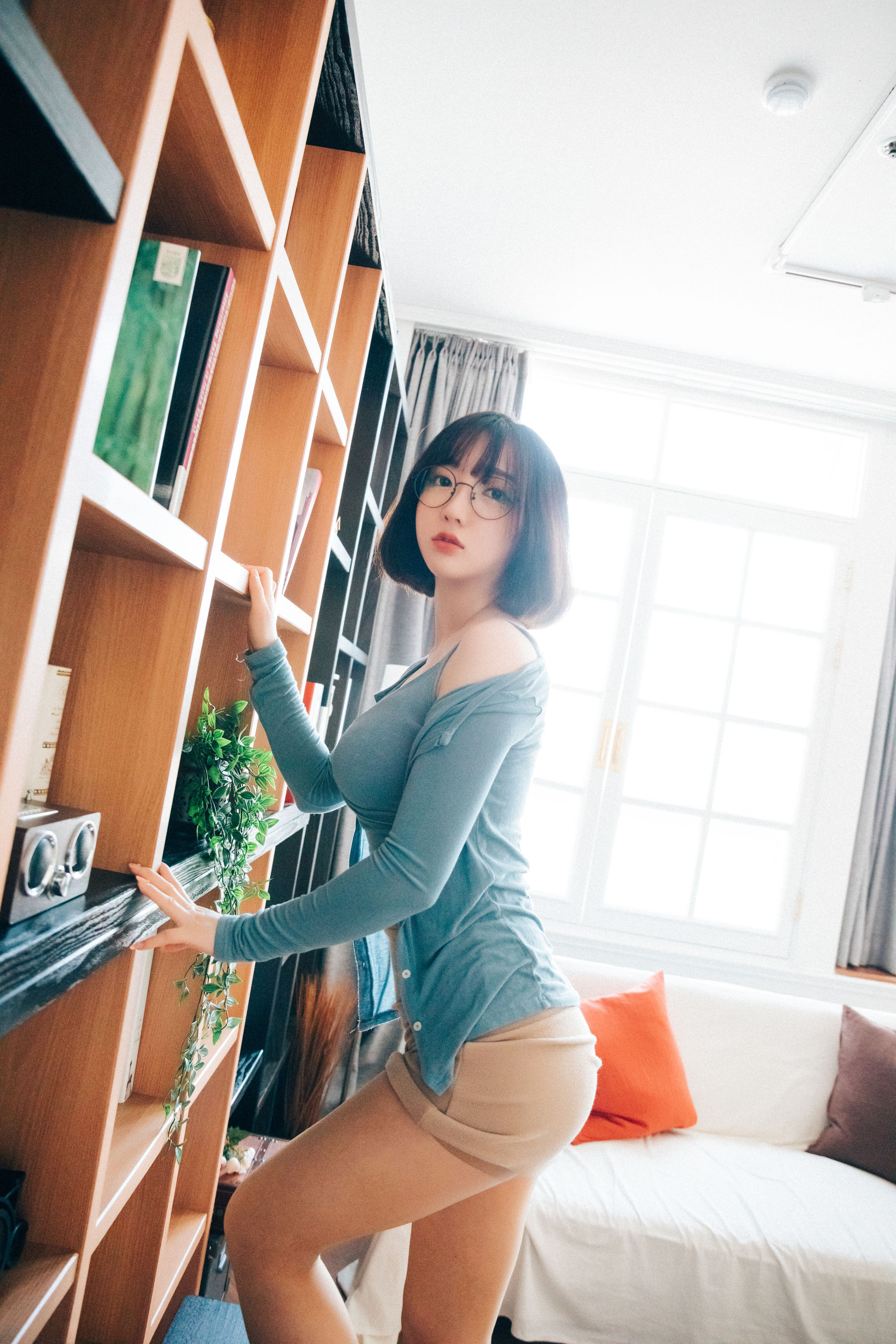[LOOZY] Yeeun – Librarian Girl [82P]