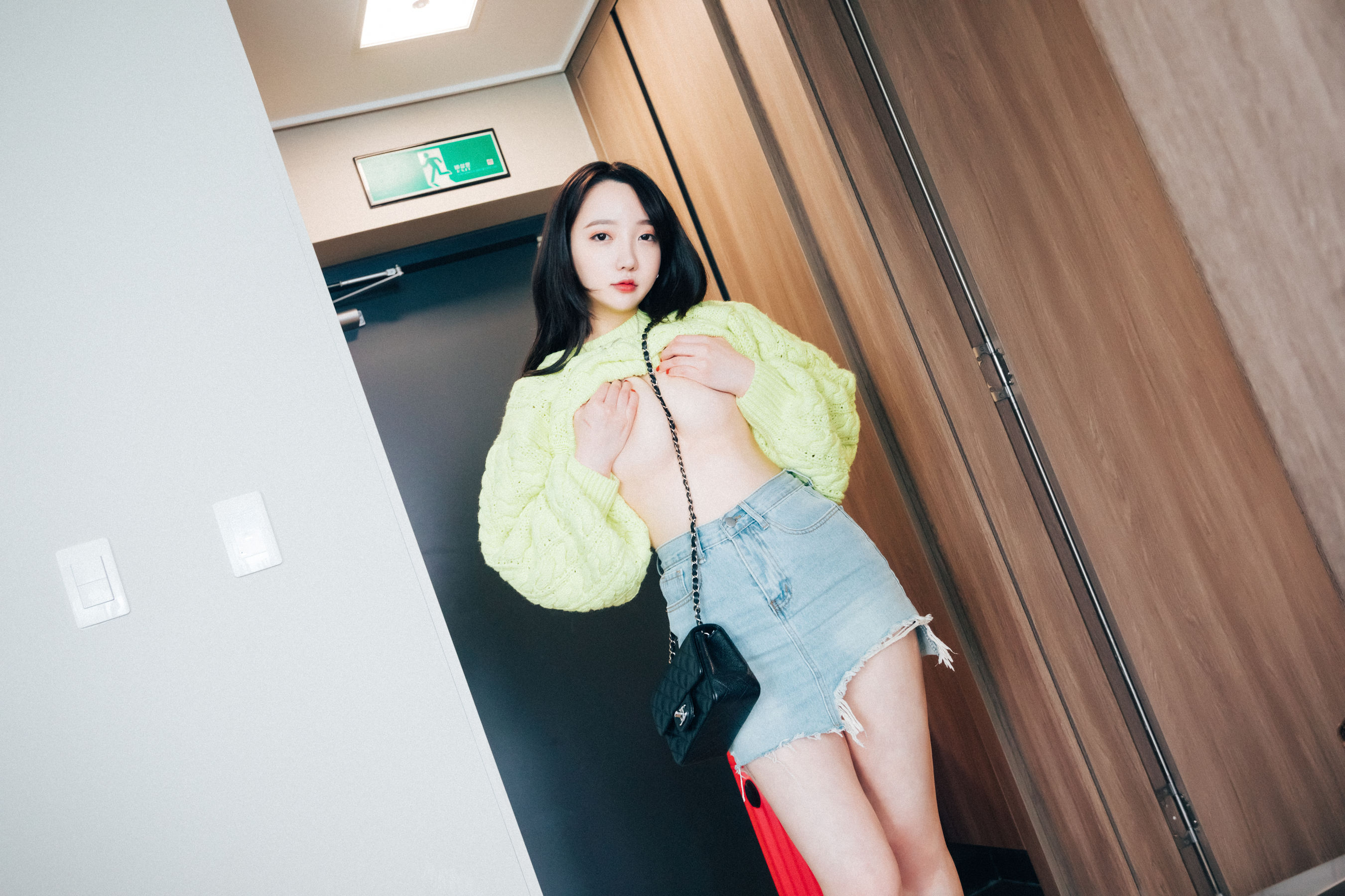 [LOOZY] Yeeun – Travel Partner Gwangalli [72P]