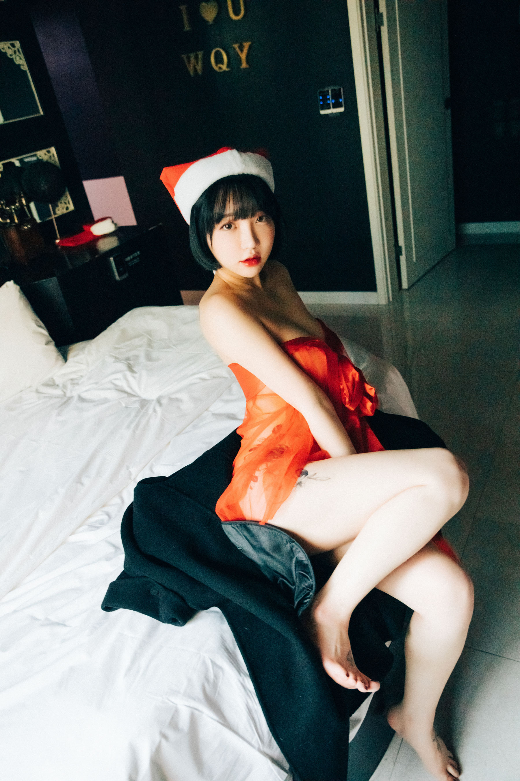 [LOOZY] Yeeun – Doube Date [77P]