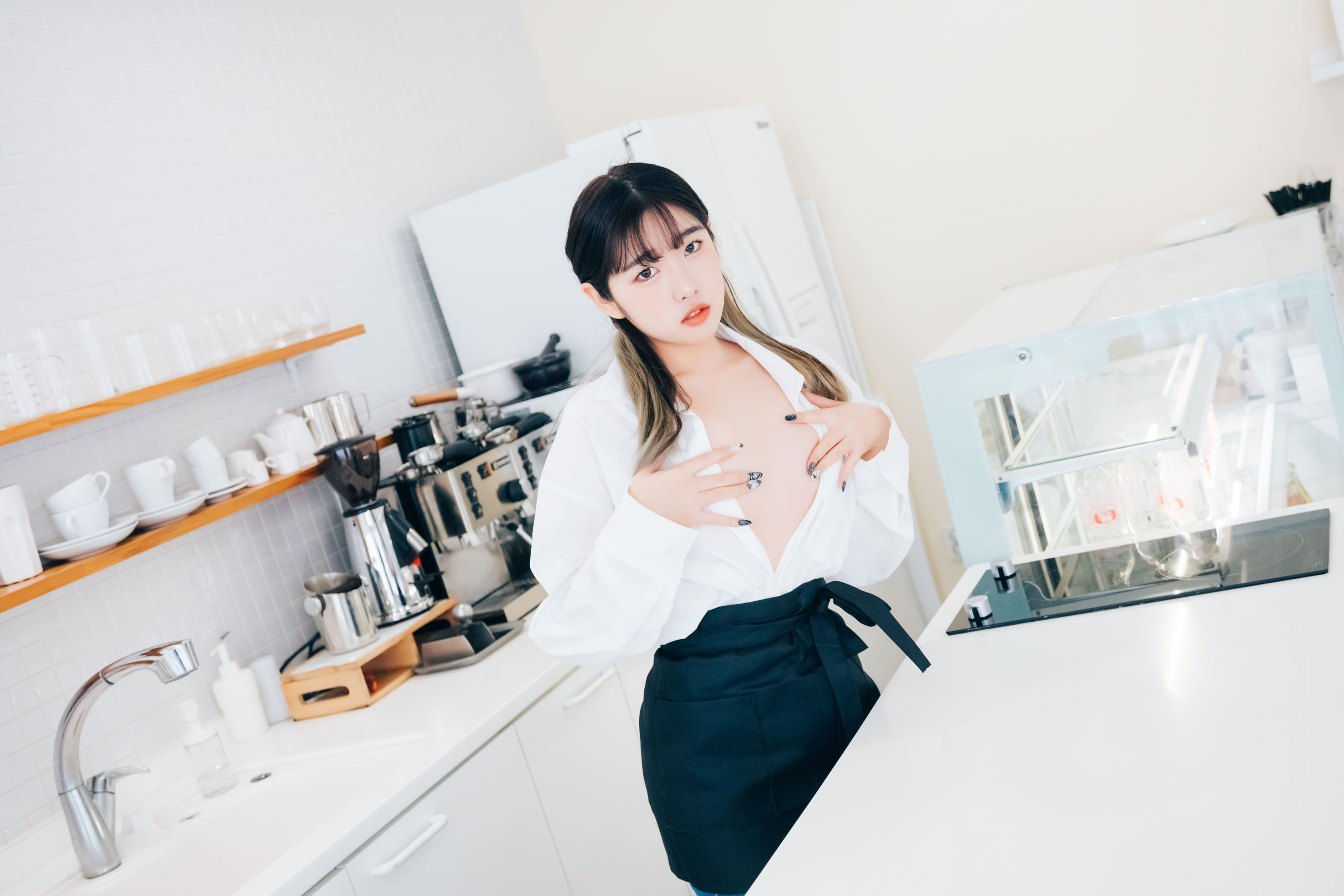 [LOOZY] Sonson – Nude Apron [104P]