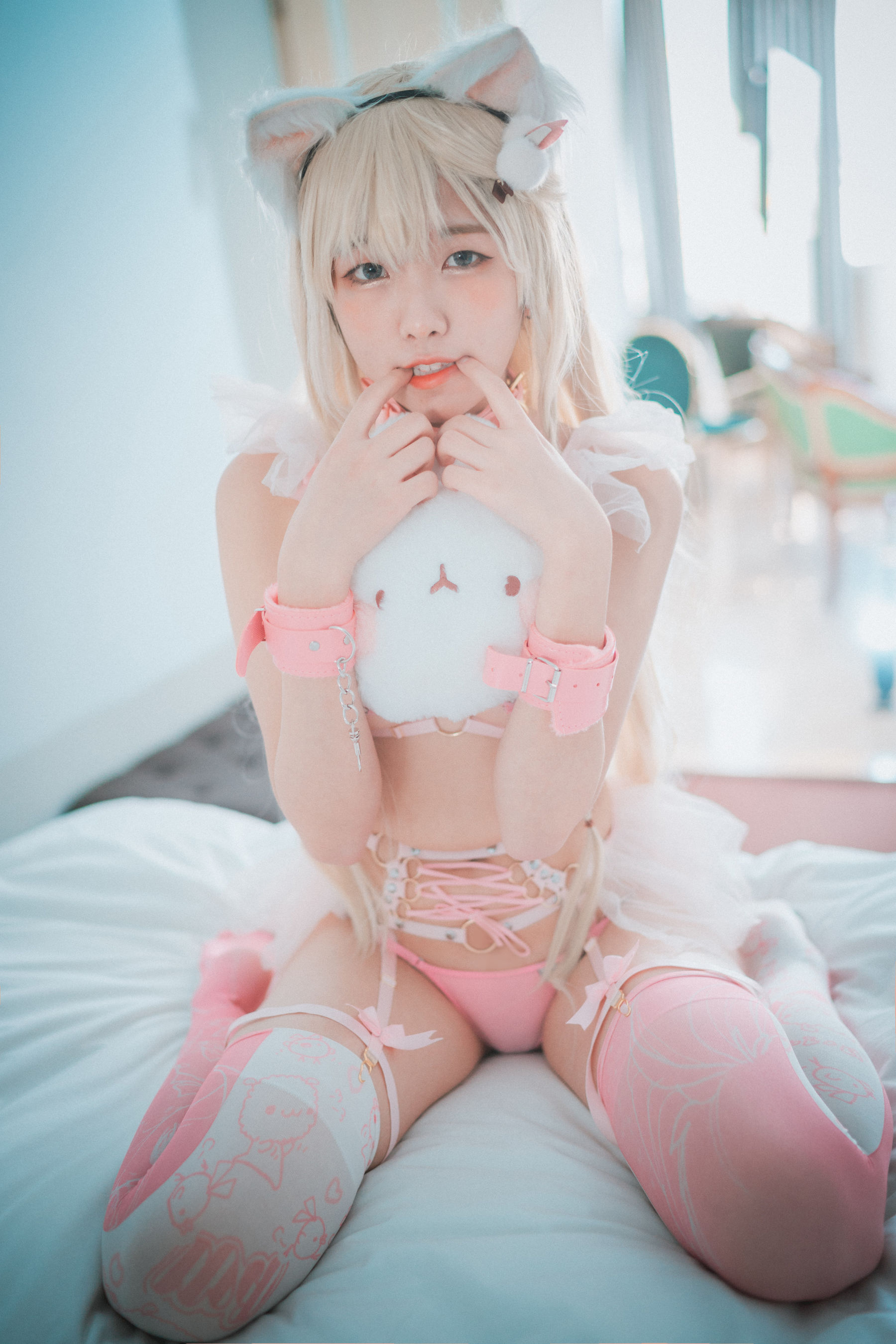 [DJAWA] Sonson – Gata Rosa [44P]