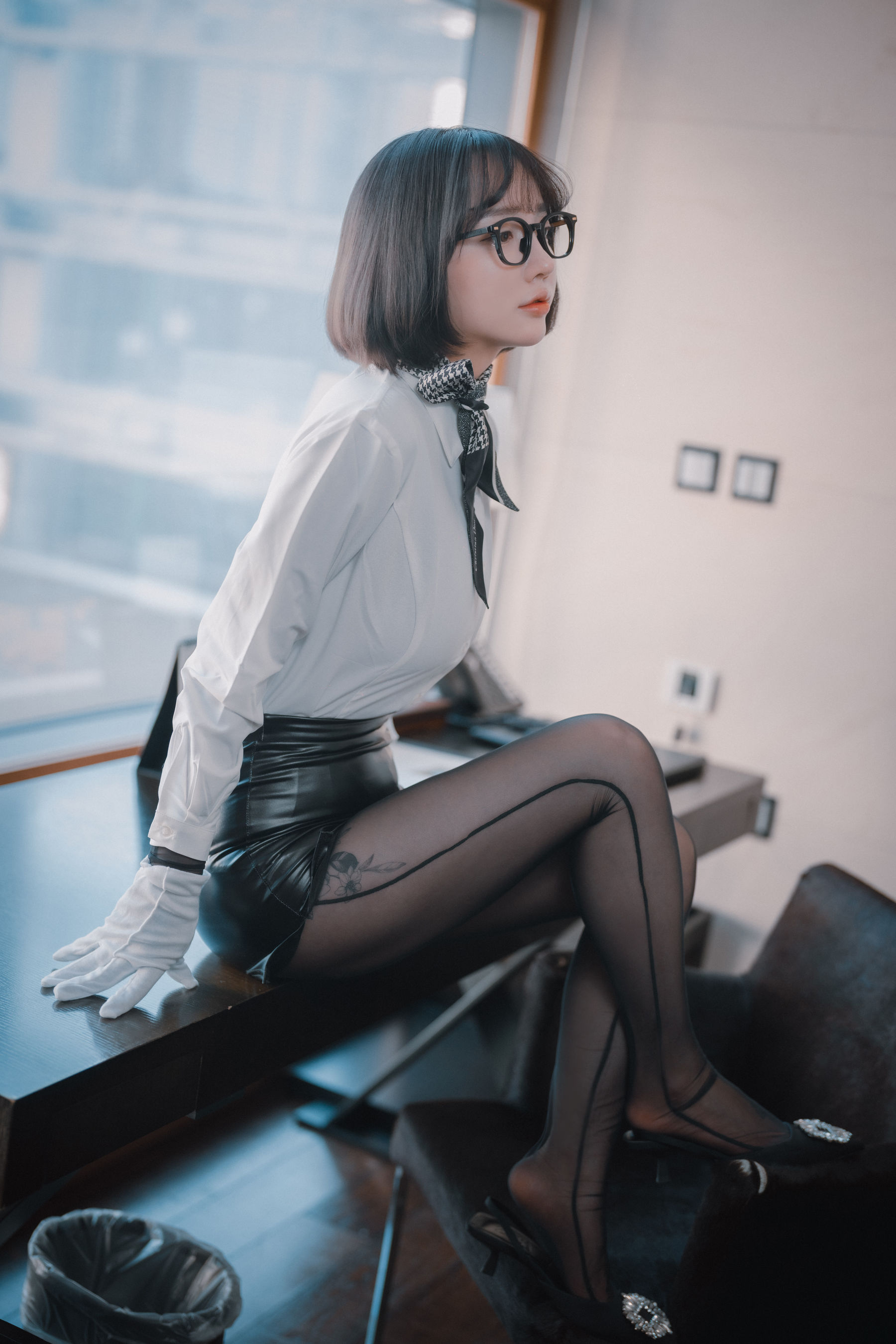 [DJAWA] Yeeun – Naughty Supervisor + SP.Ver [70P]