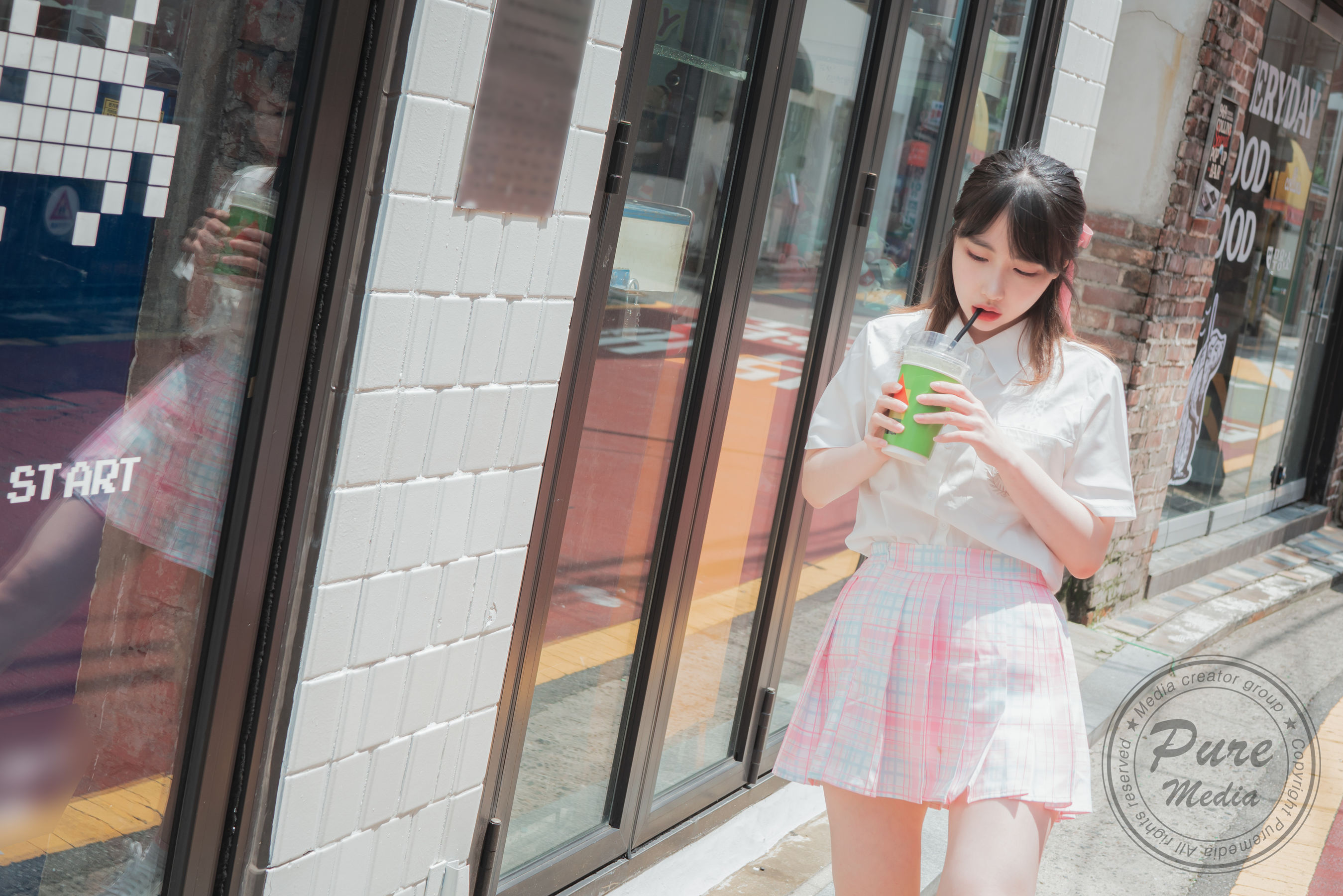 [PURE MEDIA] Vol.187 – Uhye [98P]