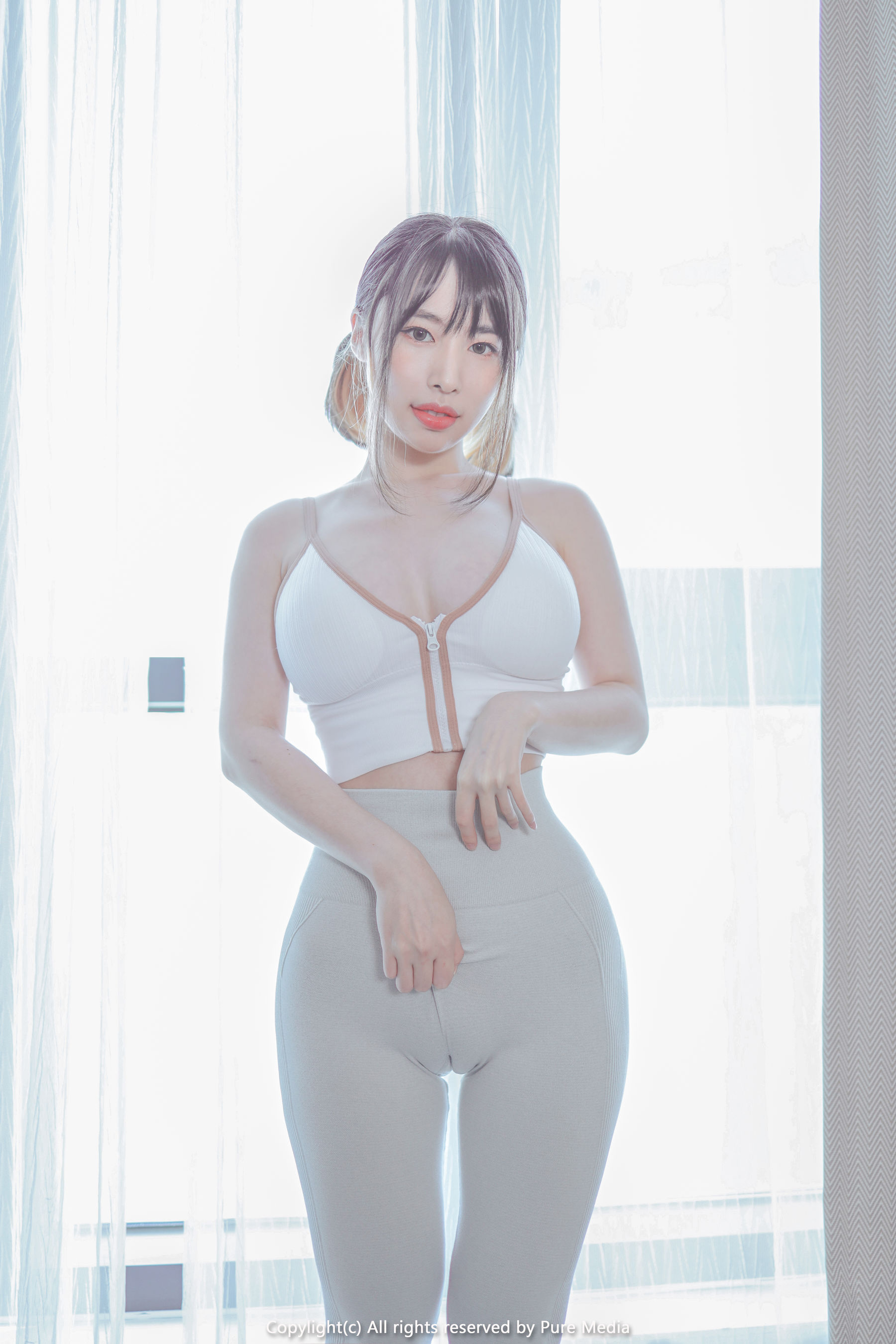 [PURE MEDIA] Vol.103 – Uhye [98P]