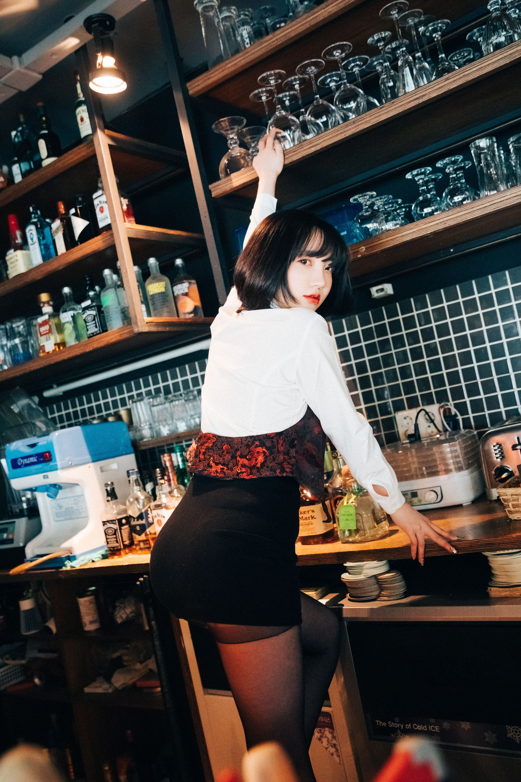 [LOOZY] Yeeun – Tainted Love Bar + S.Ver [101P]