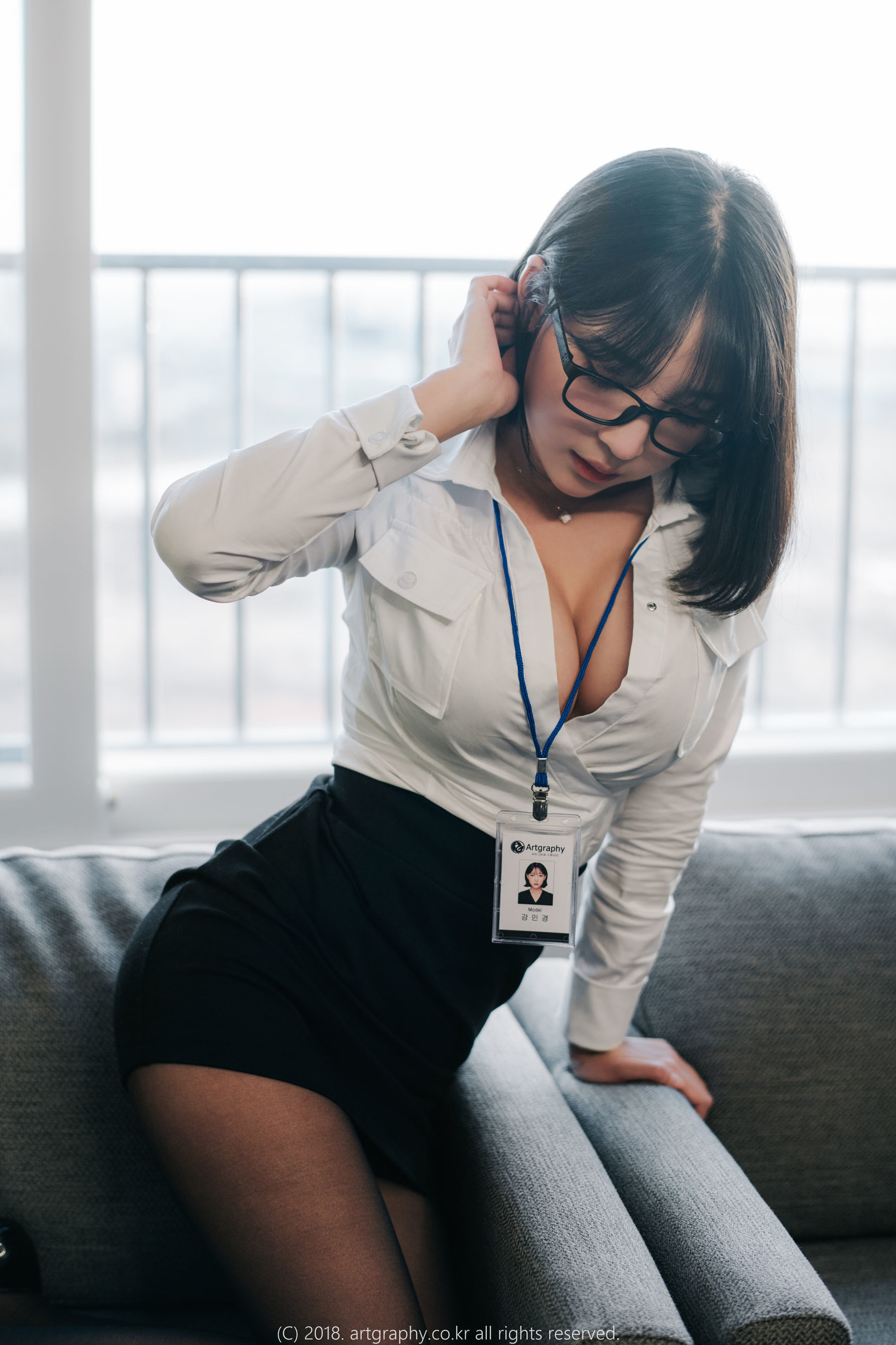 [ARTGRAVIA] VOL.042 姜仁卿 – 黑丝制服+女仆诱惑 [62P]