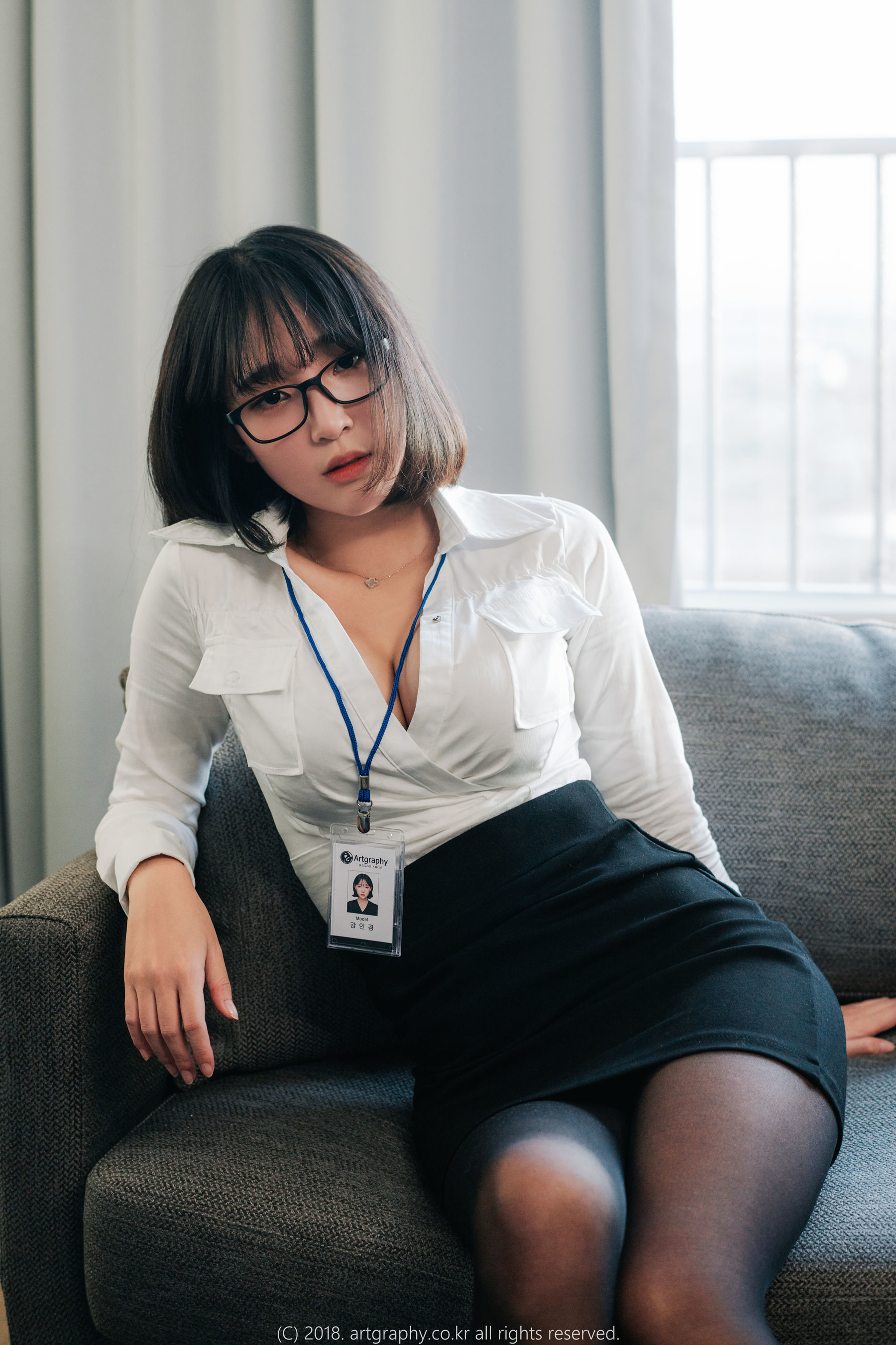 [ARTGRAVIA] VOL.042 姜仁卿 – 黑丝制服+女仆诱惑 [62P]