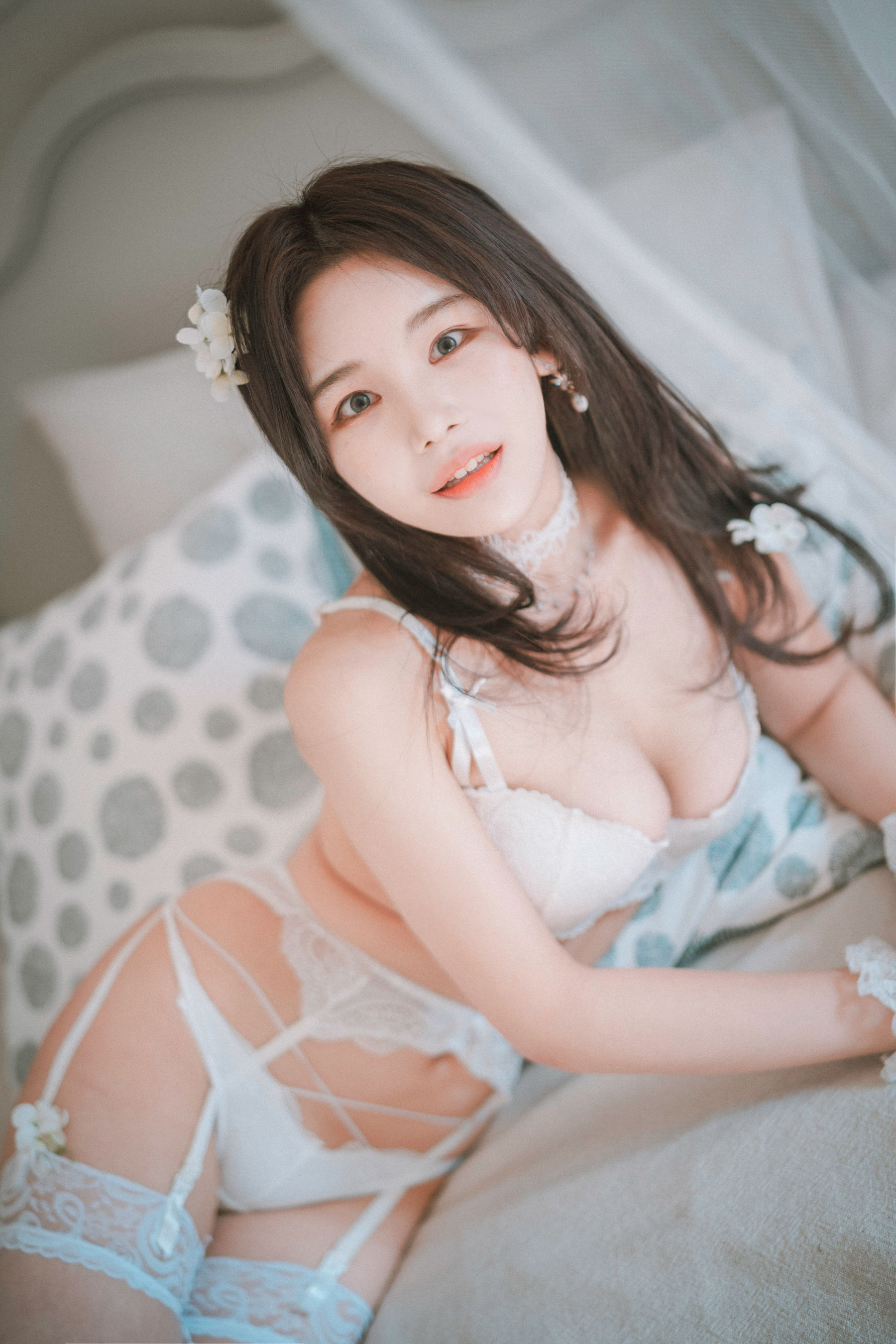 [DJAWA] ZZYuri – Alluring White [44P]