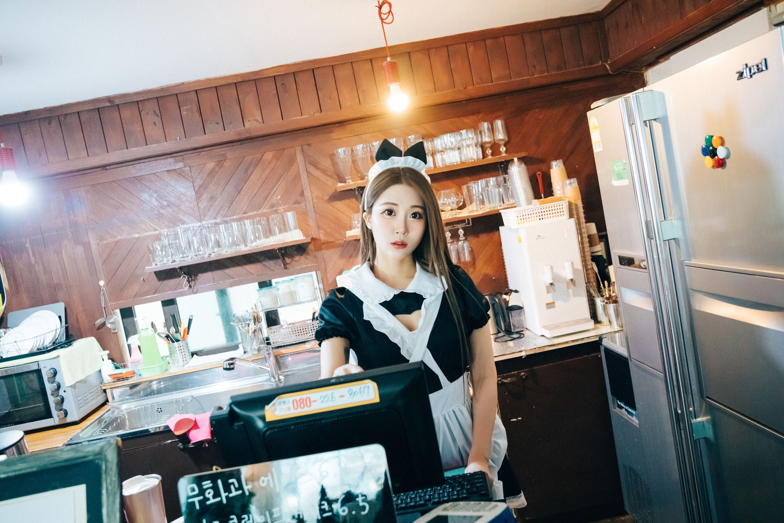 [LOOZY] Bomi – Maid cafe [174P]