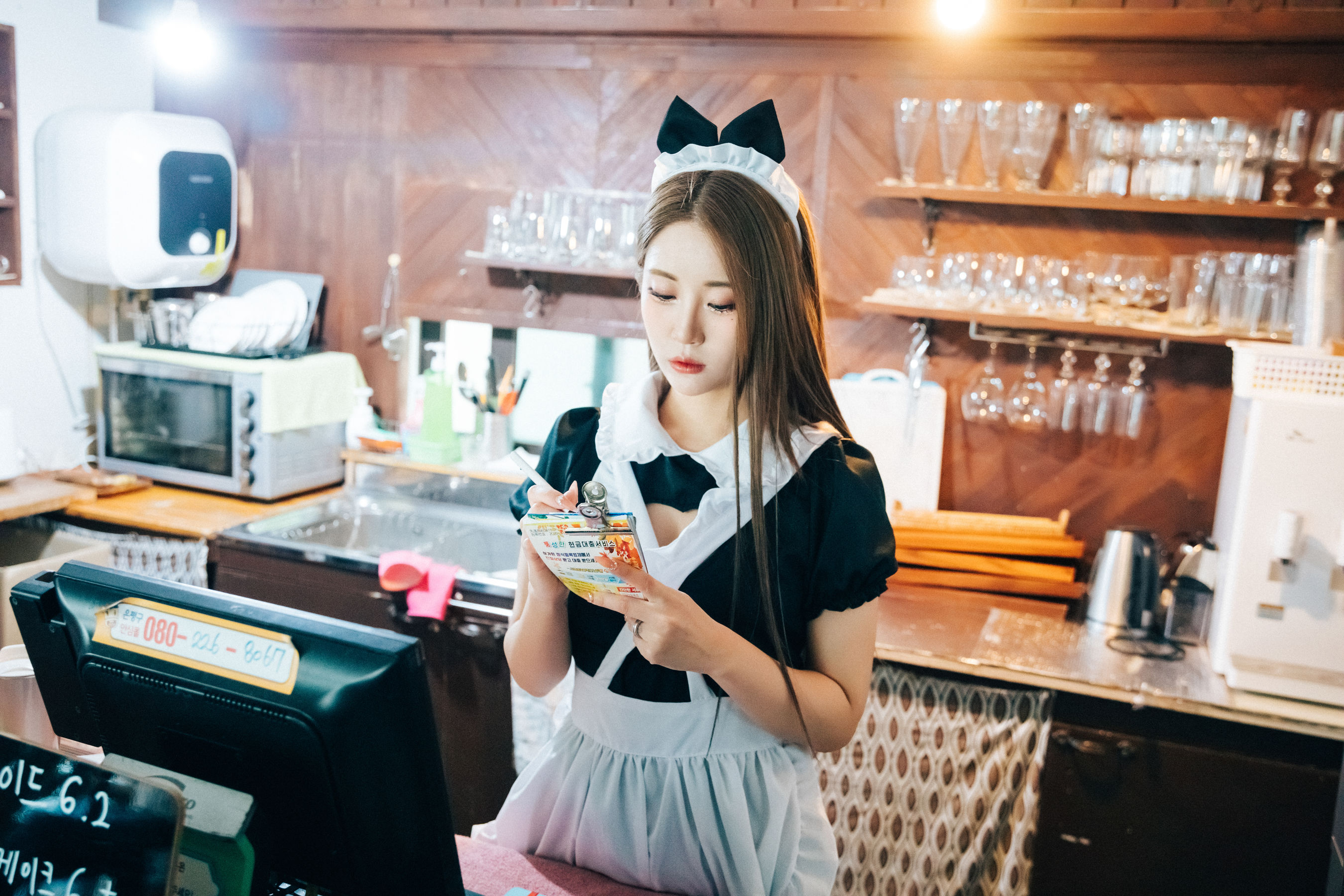 [LOOZY] Bomi – Maid cafe [174P]