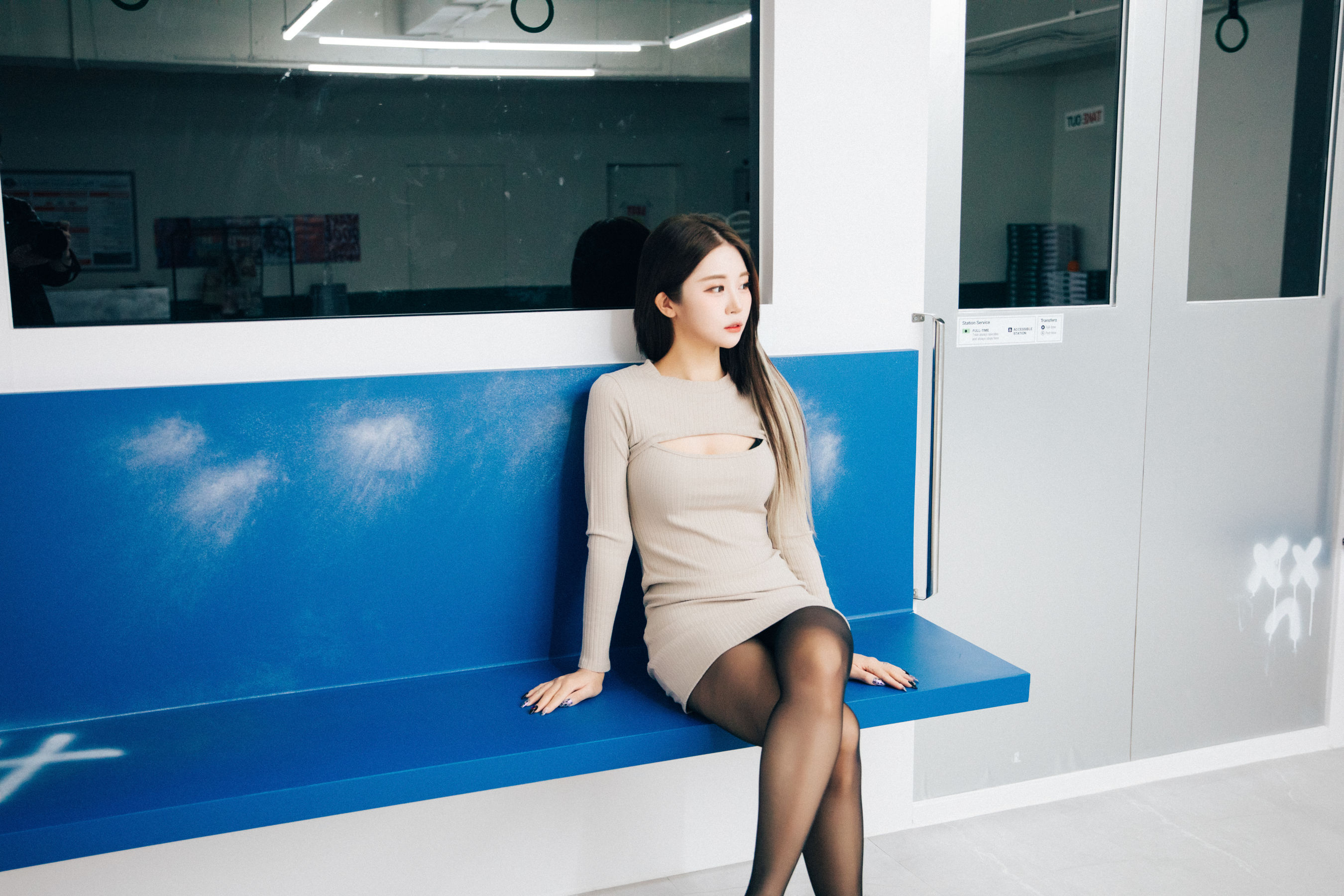 [LOOZY] – Bondage subway [99P]