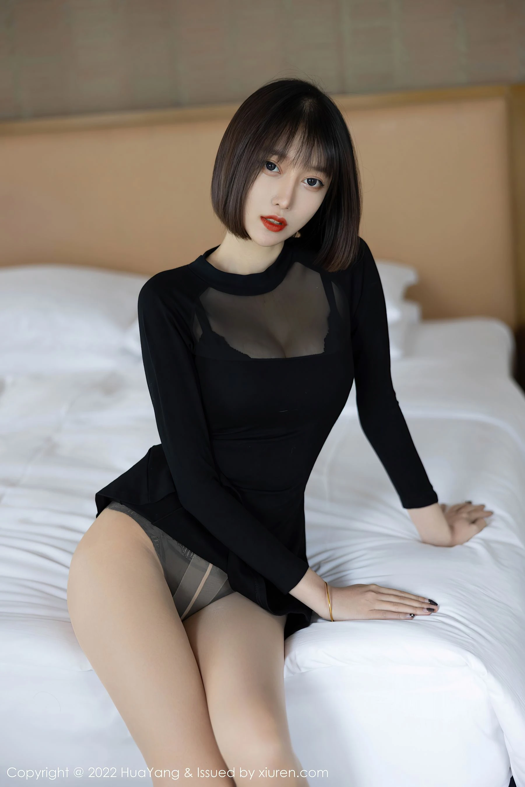 花漾 VOL.491 玥儿玥er 丝袜美腿性感短发美女写真