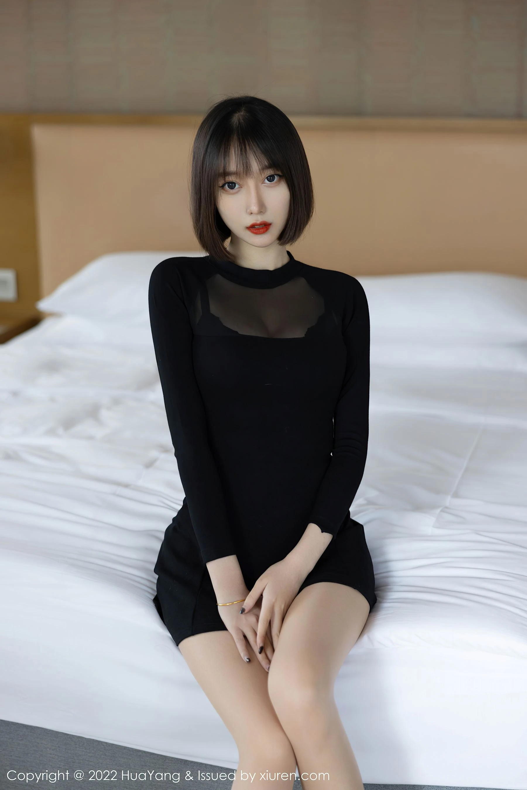 花漾 VOL.491 玥儿玥er 丝袜美腿性感短发美女写真