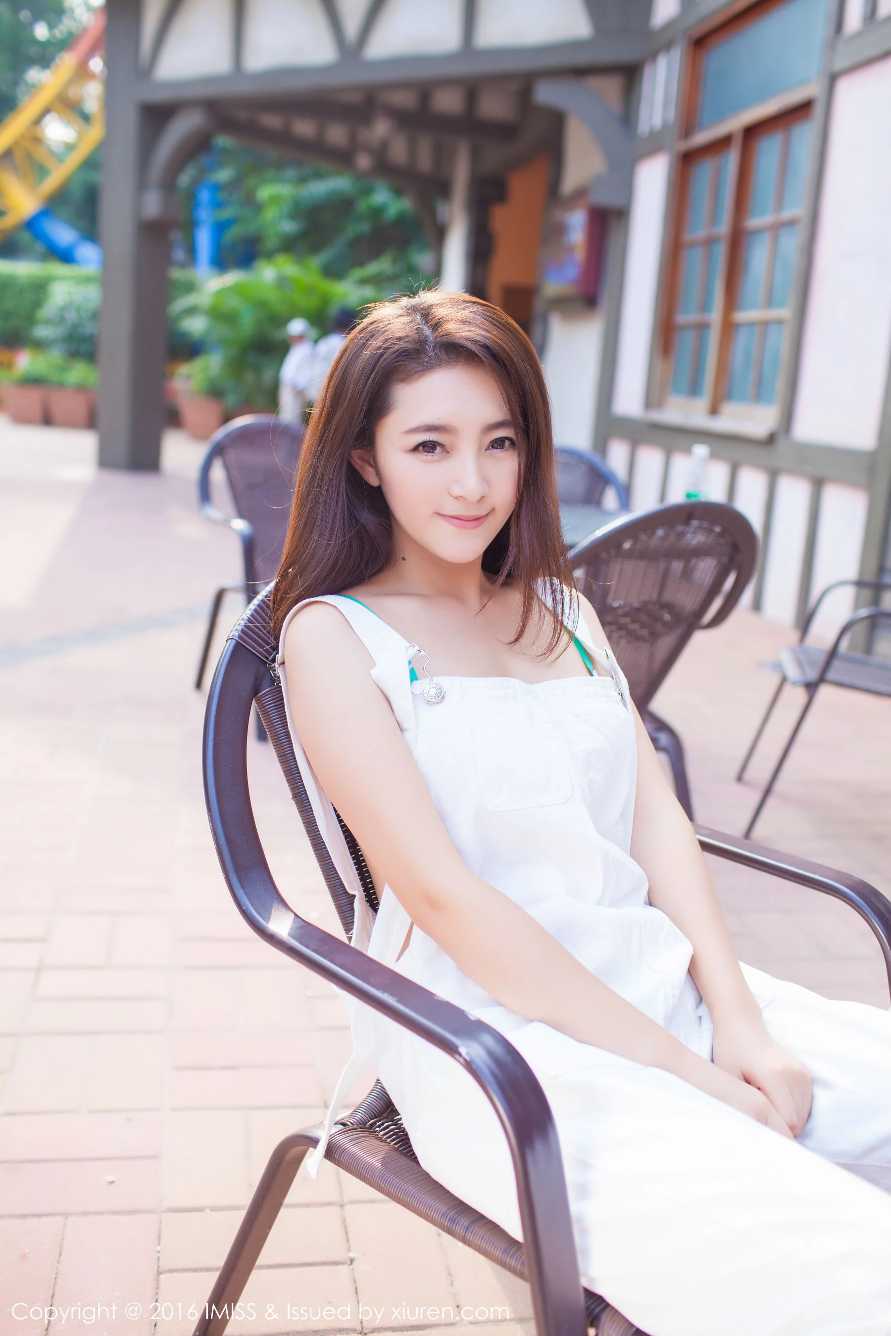 夏茉GIGI《2套服饰街拍》 爱蜜社IMiss Vol.066