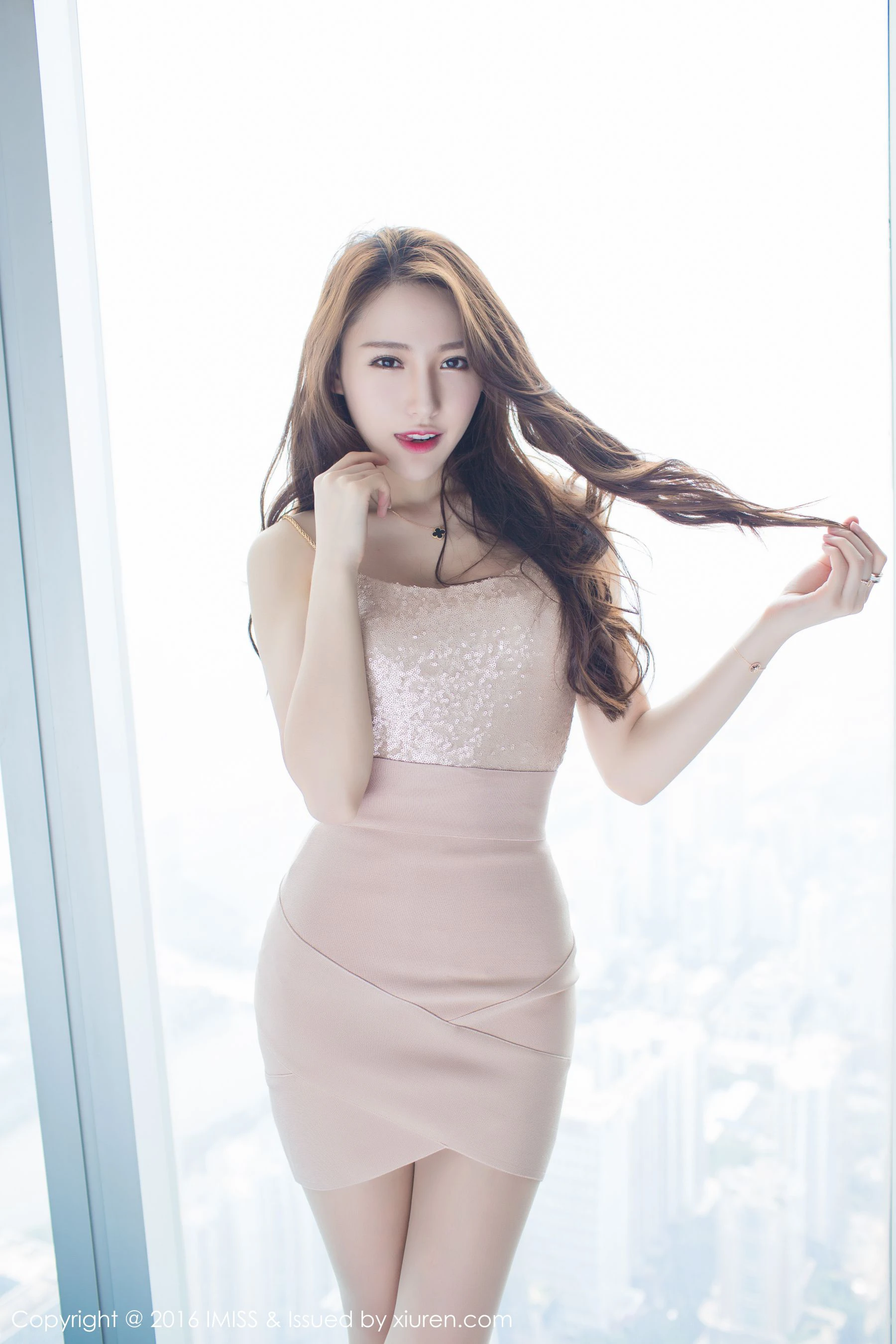 刘奕宁Lynn《美腿短裙+性感内衣》 爱蜜社IMiss Vol.088