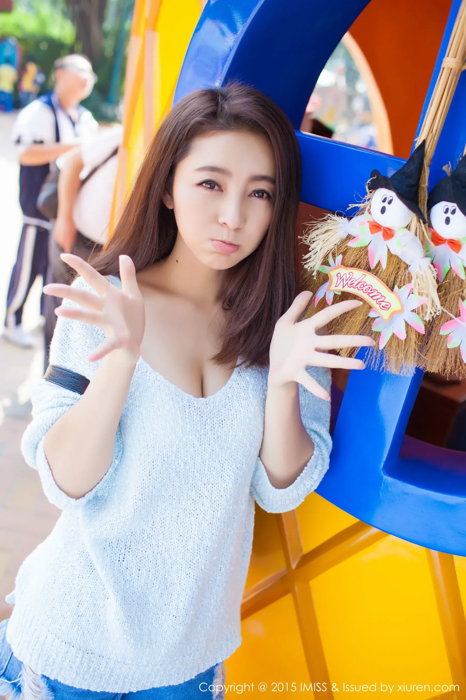 夏茉GIGI《牛仔热裤街拍》 爱蜜社IMiss Vol.049