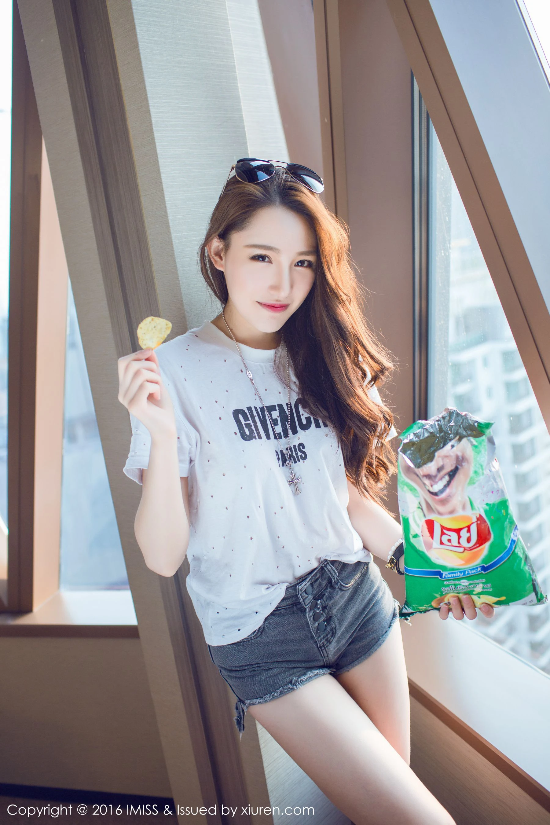 极品长腿美女@刘奕宁Lynn 爱蜜社IMiss Vol.080