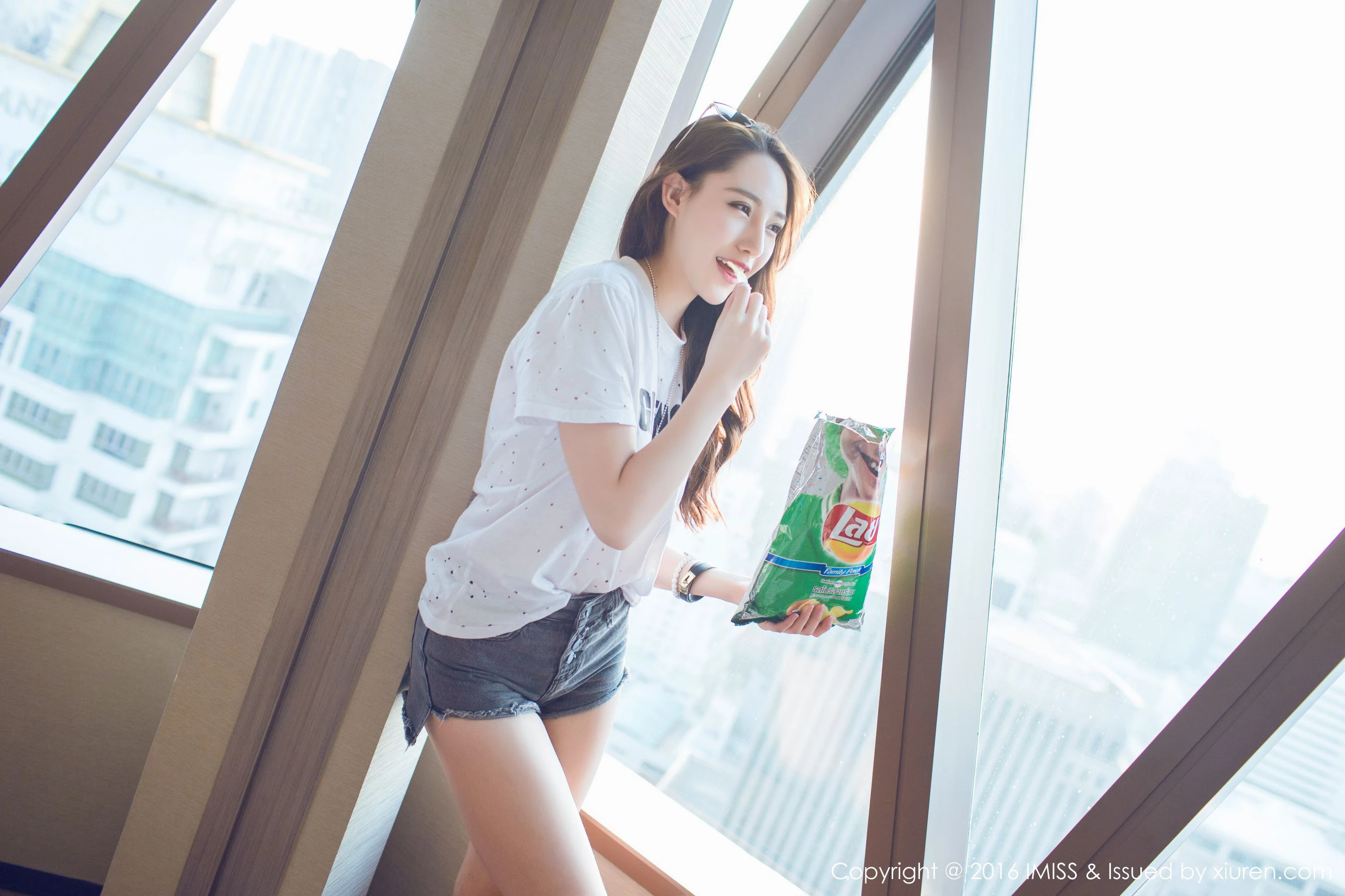 极品长腿美女@刘奕宁Lynn 爱蜜社IMiss Vol.080