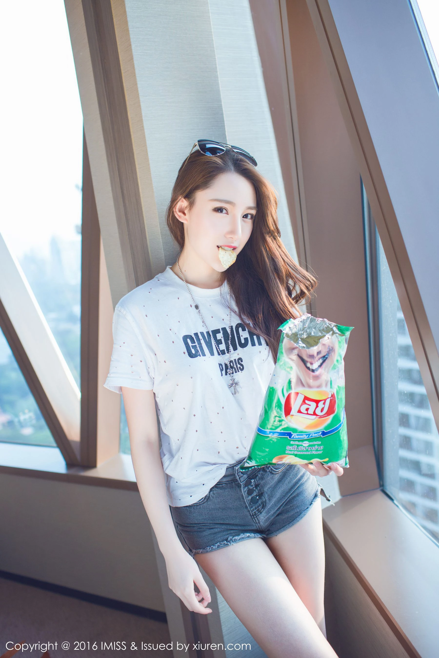 极品长腿美女@刘奕宁Lynn 爱蜜社IMiss Vol.080