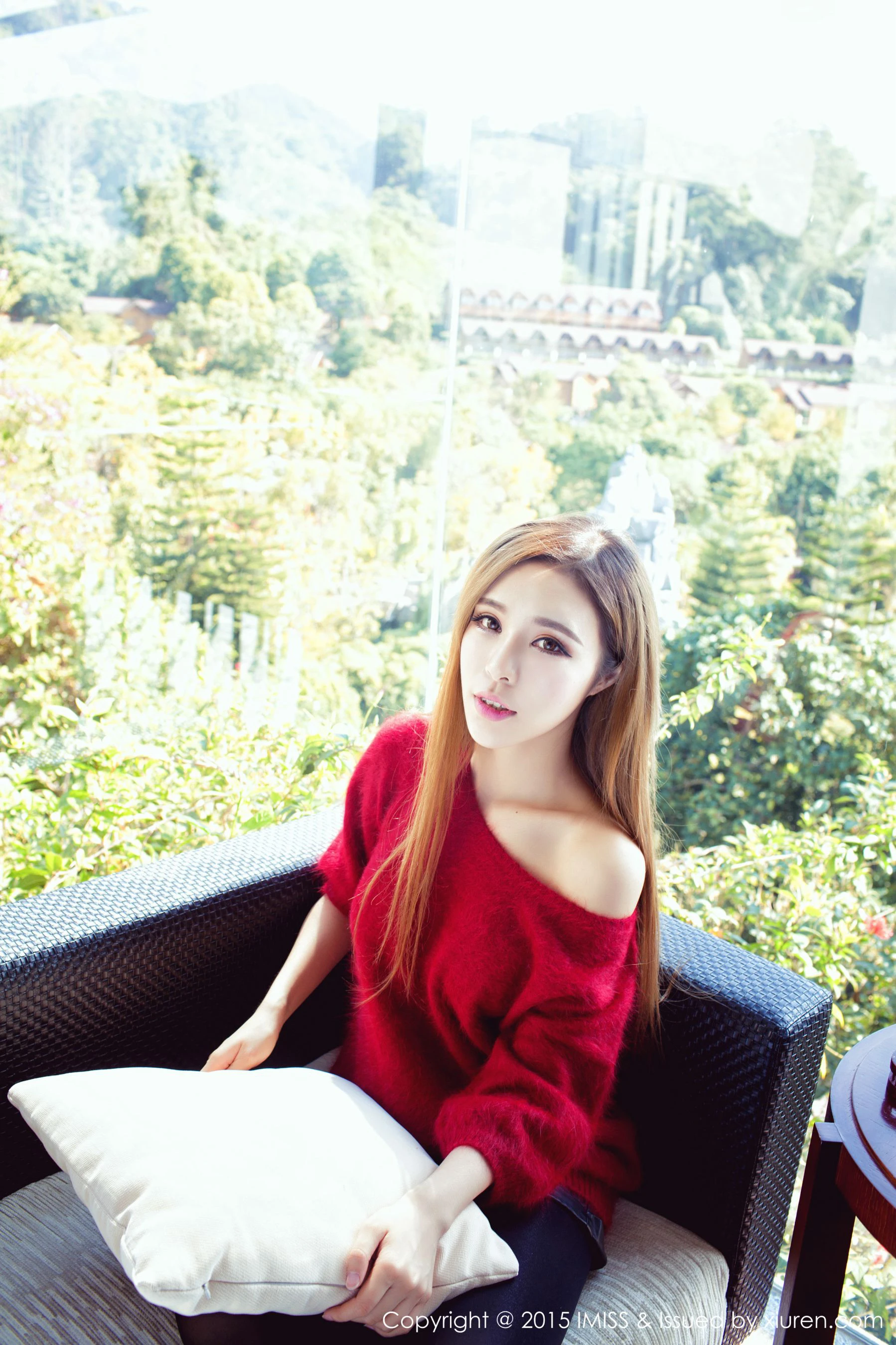 重庆美女游潇潇《旅拍套图》 爱蜜社IMiss Vol.047