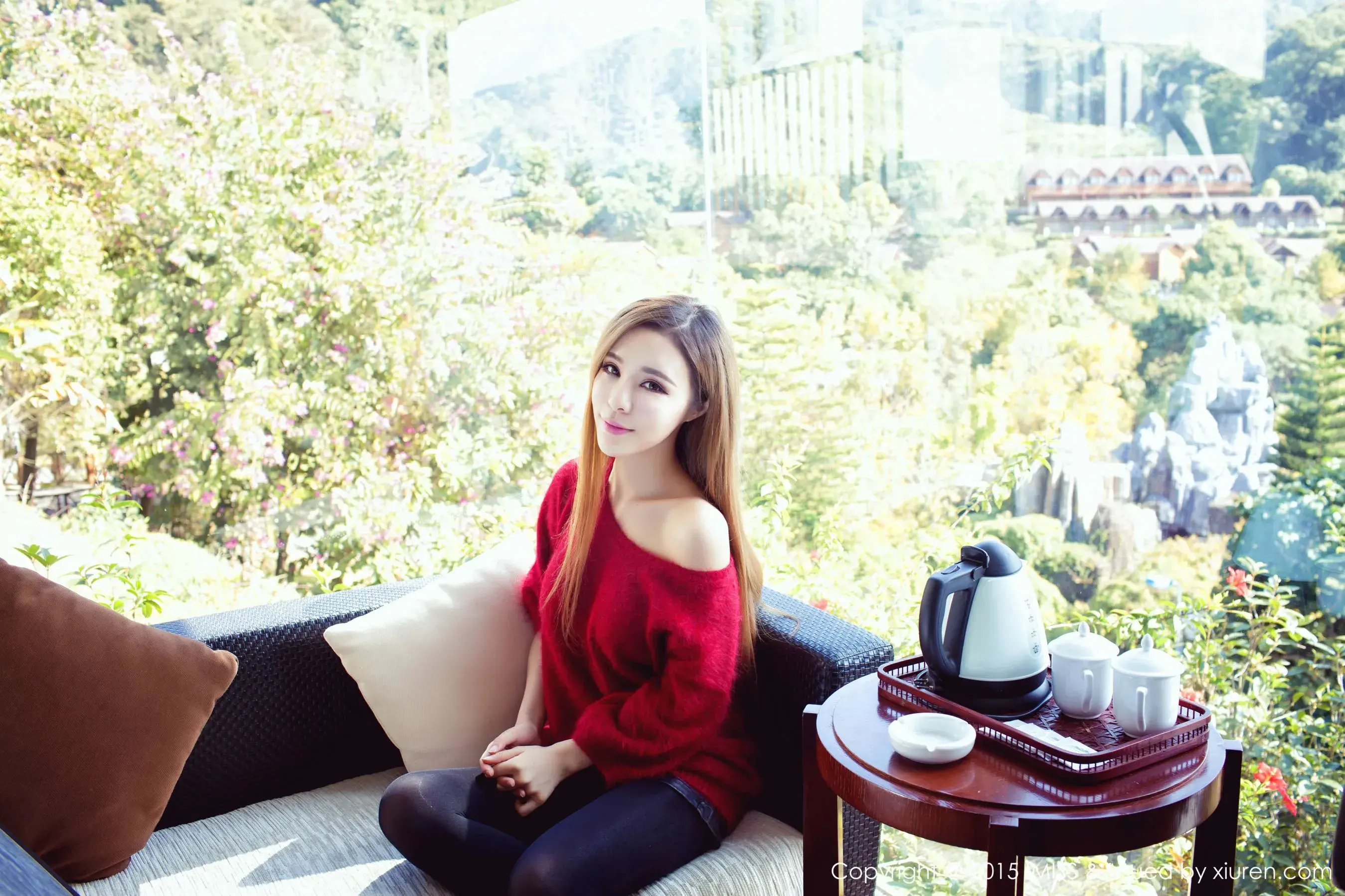 重庆美女游潇潇《旅拍套图》 爱蜜社IMiss Vol.047