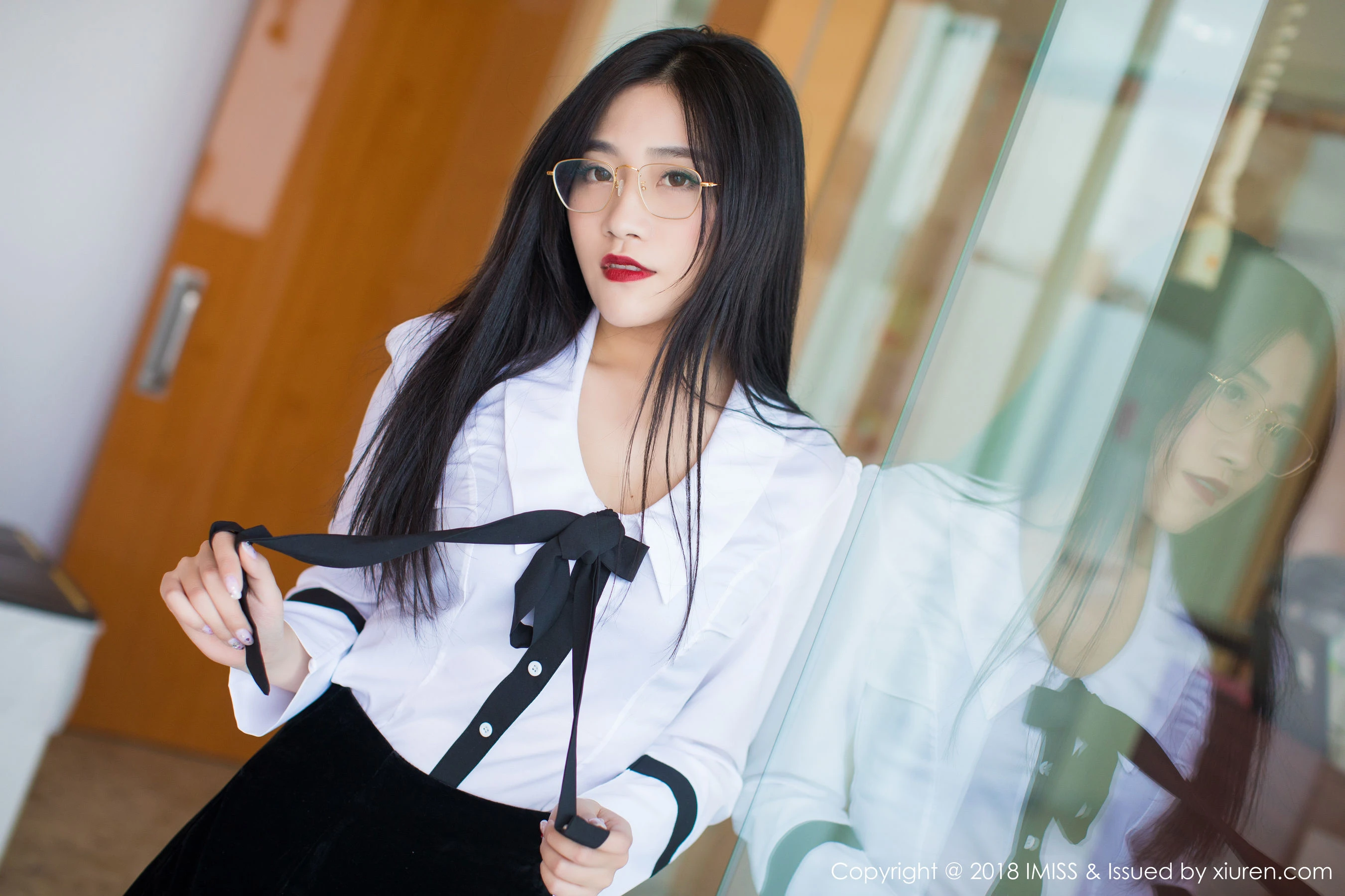 许诺Sabrina《极致美到窒息的美腿诱惑》 爱蜜社IMiss Vol.239