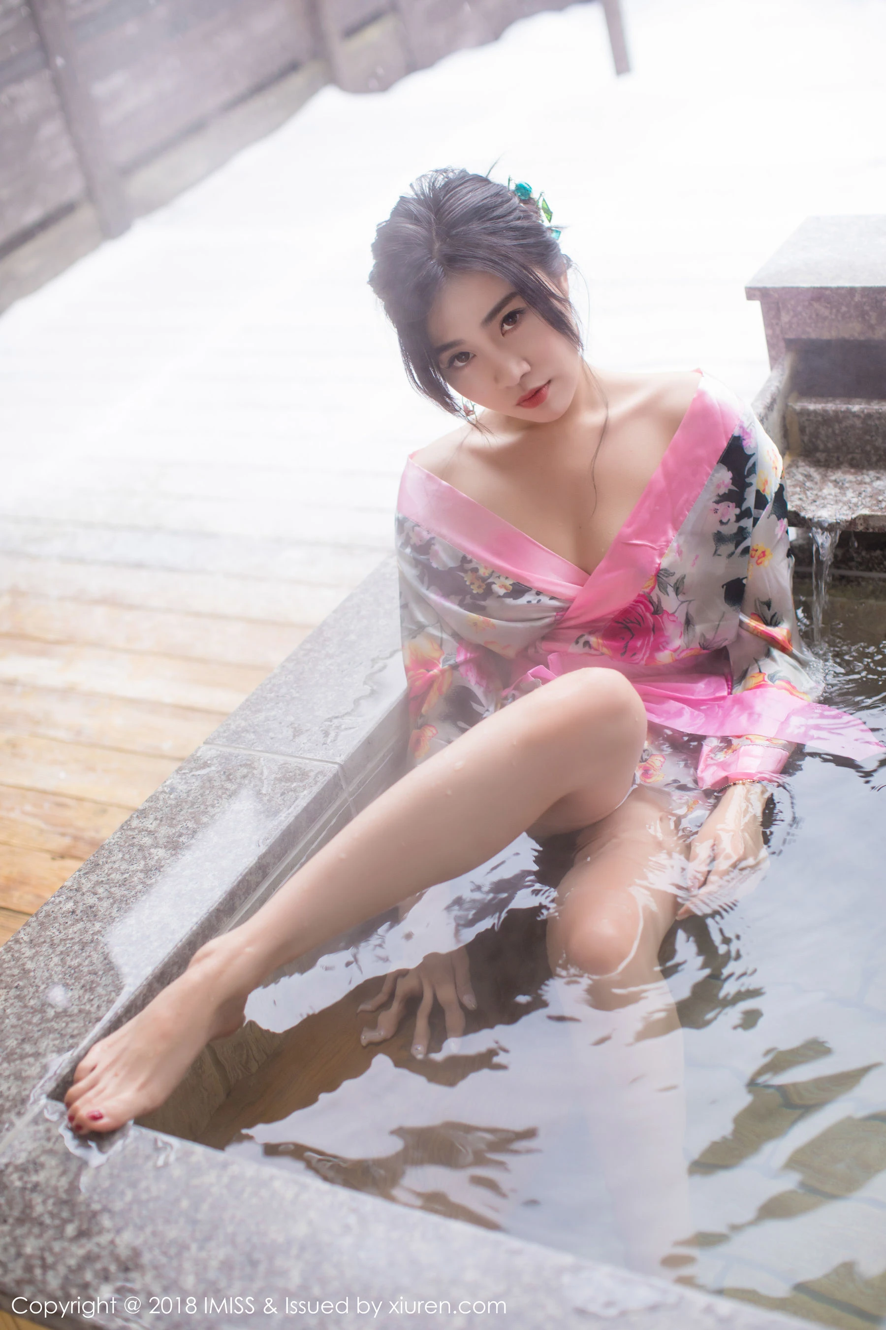 许诺Sabrina《浴池和服+蕾丝美腿》 爱蜜社IMiss Vol.221