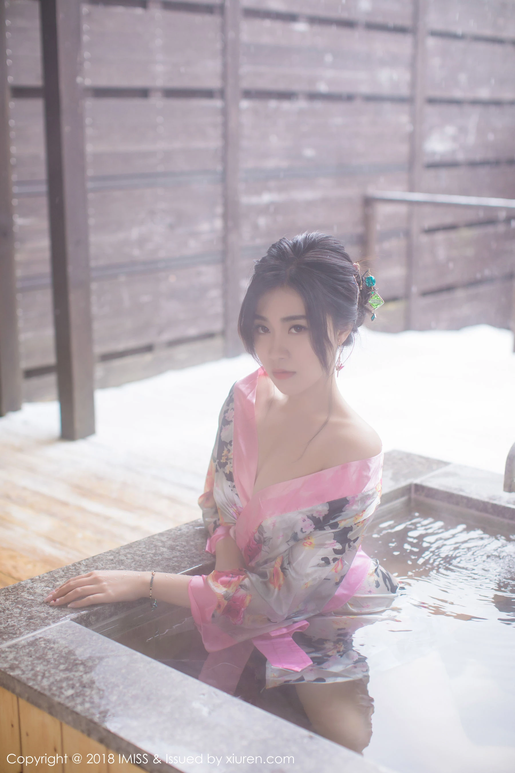 许诺Sabrina《浴池和服+蕾丝美腿》 爱蜜社IMiss Vol.221