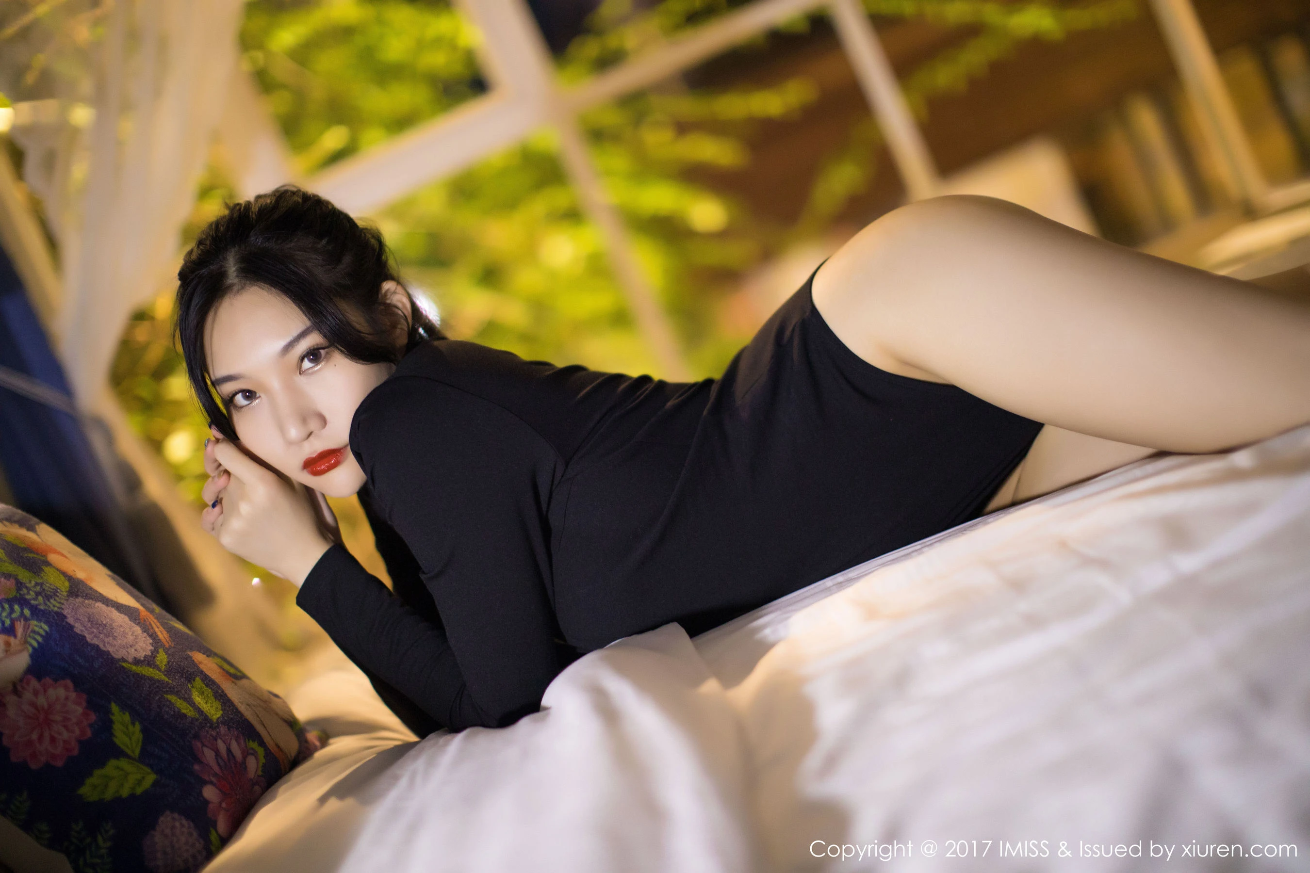 小狐狸Sica《黑色私房性感美腿》 爱蜜社IMiss VOL.194