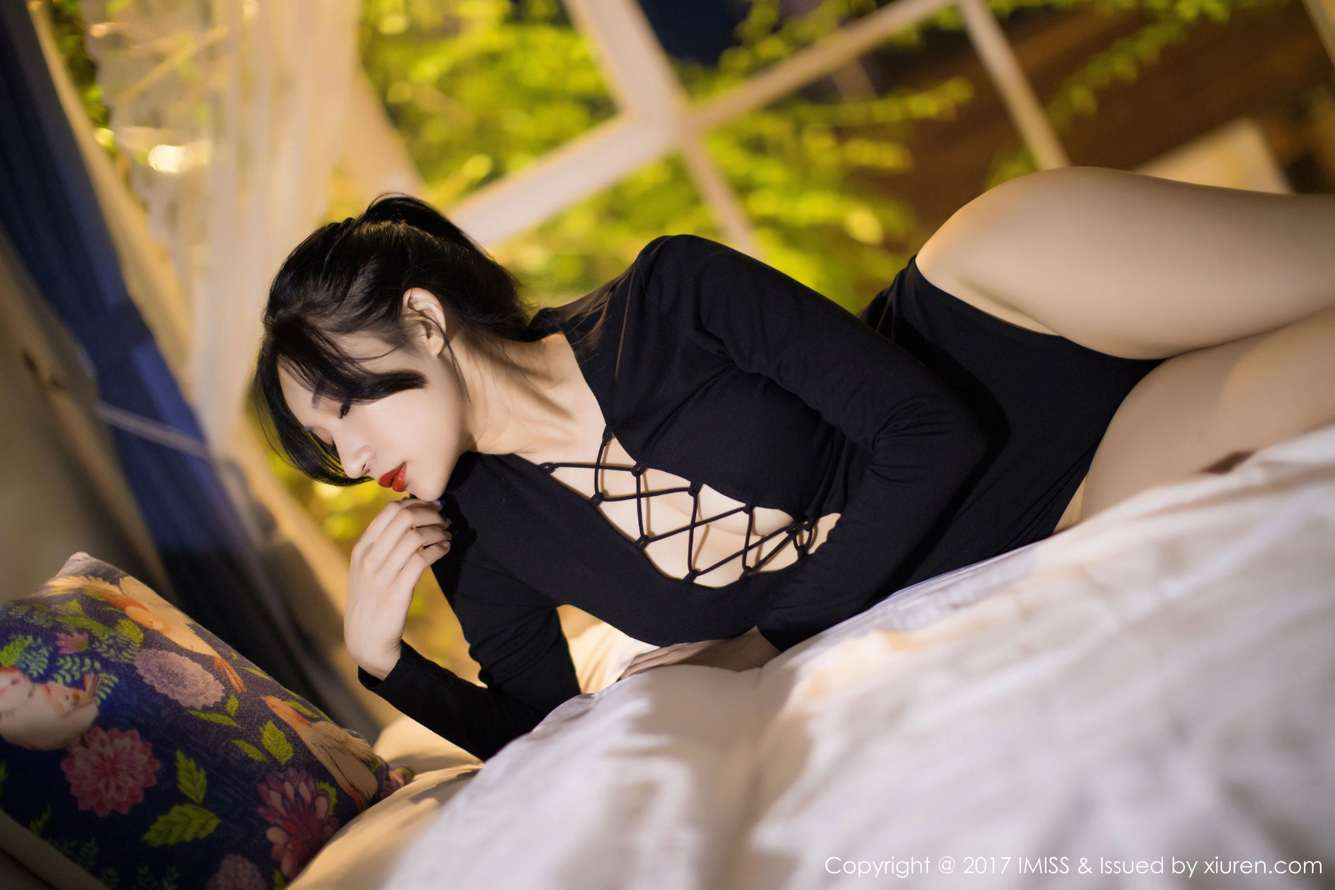 小狐狸Sica《黑色私房性感美腿》 爱蜜社IMiss VOL.194