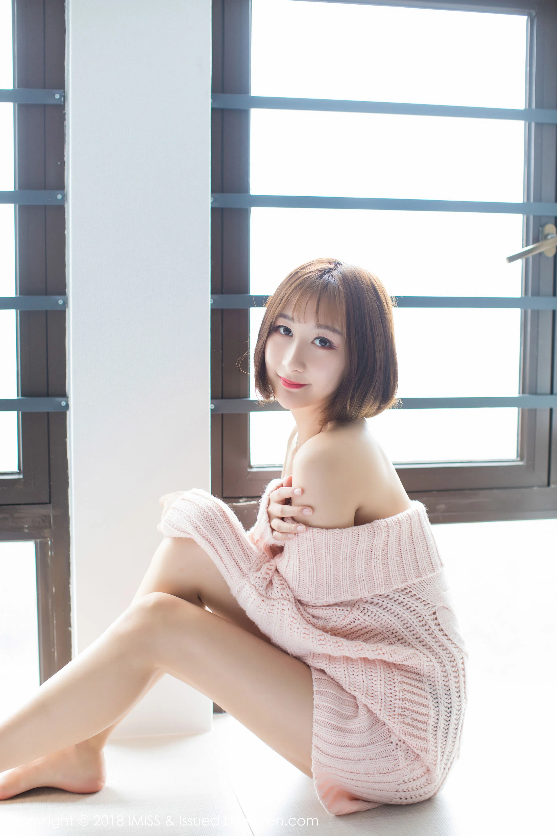 九尾Ivy-《性感极致的丝袜美腿诱惑》 爱蜜社IMiss Vol.240