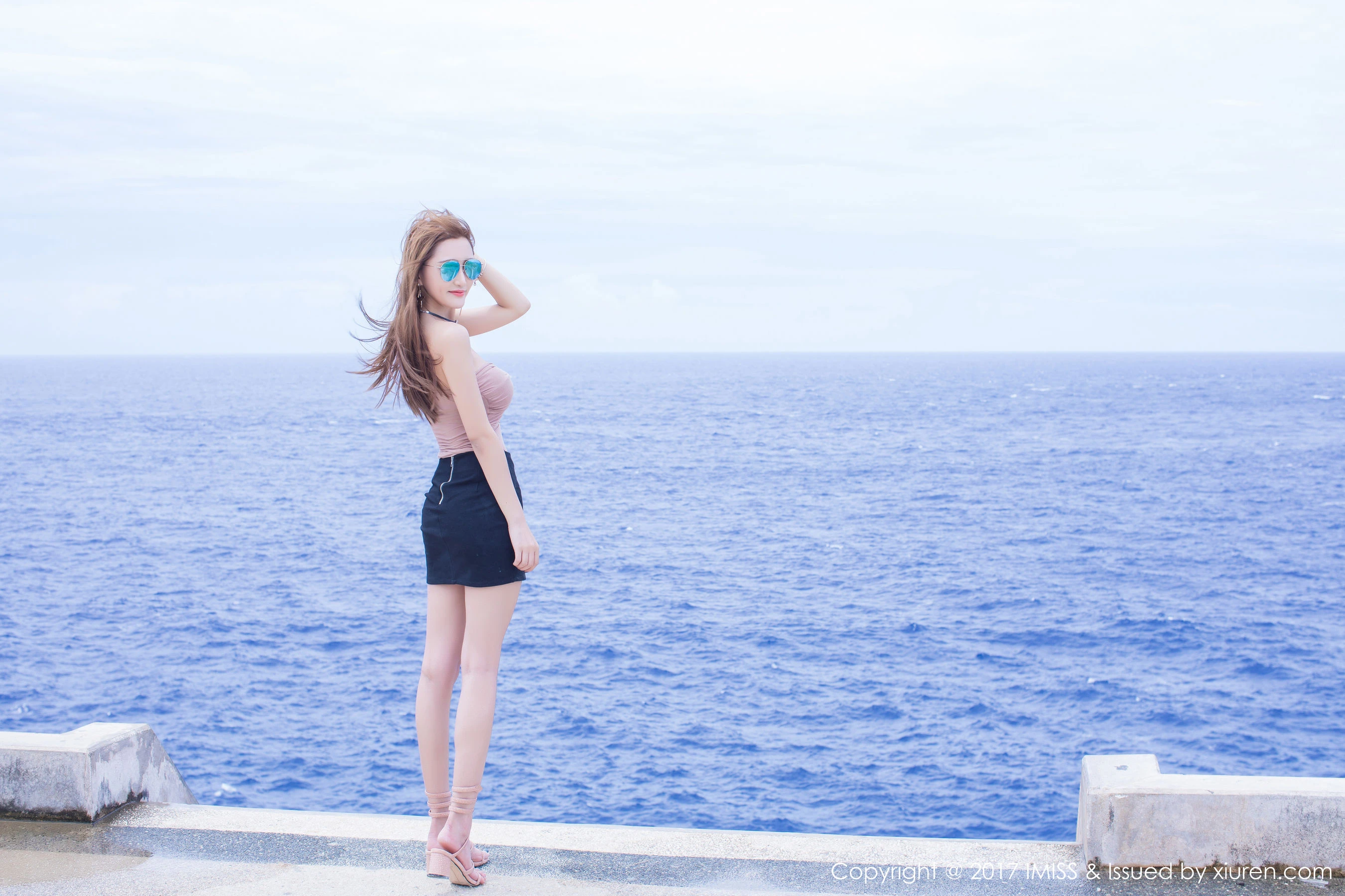 妤薇Vivian《性感OL+清新白色长裙》 爱蜜社IMiss Vol.191