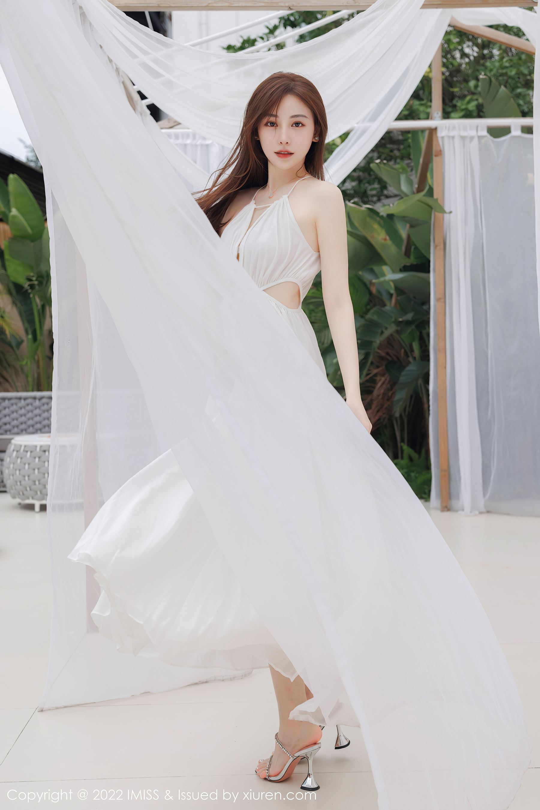 爱蜜社 VOL.706 Lynn刘奕宁 长裙美腿